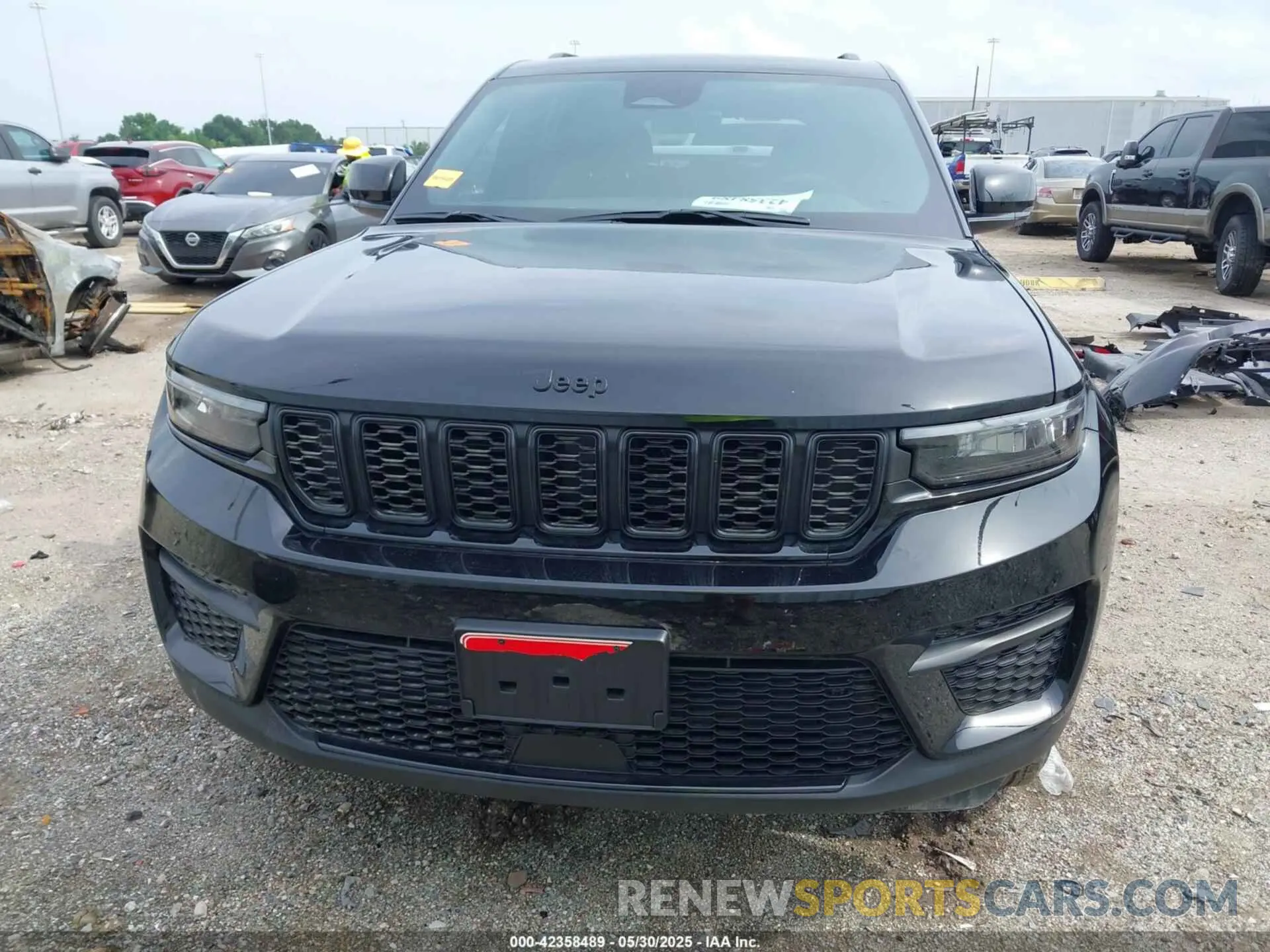 13 Photograph of a damaged car 1C4RJHAG9SC275172 JEEP GRAND CHEROKEE 2025
