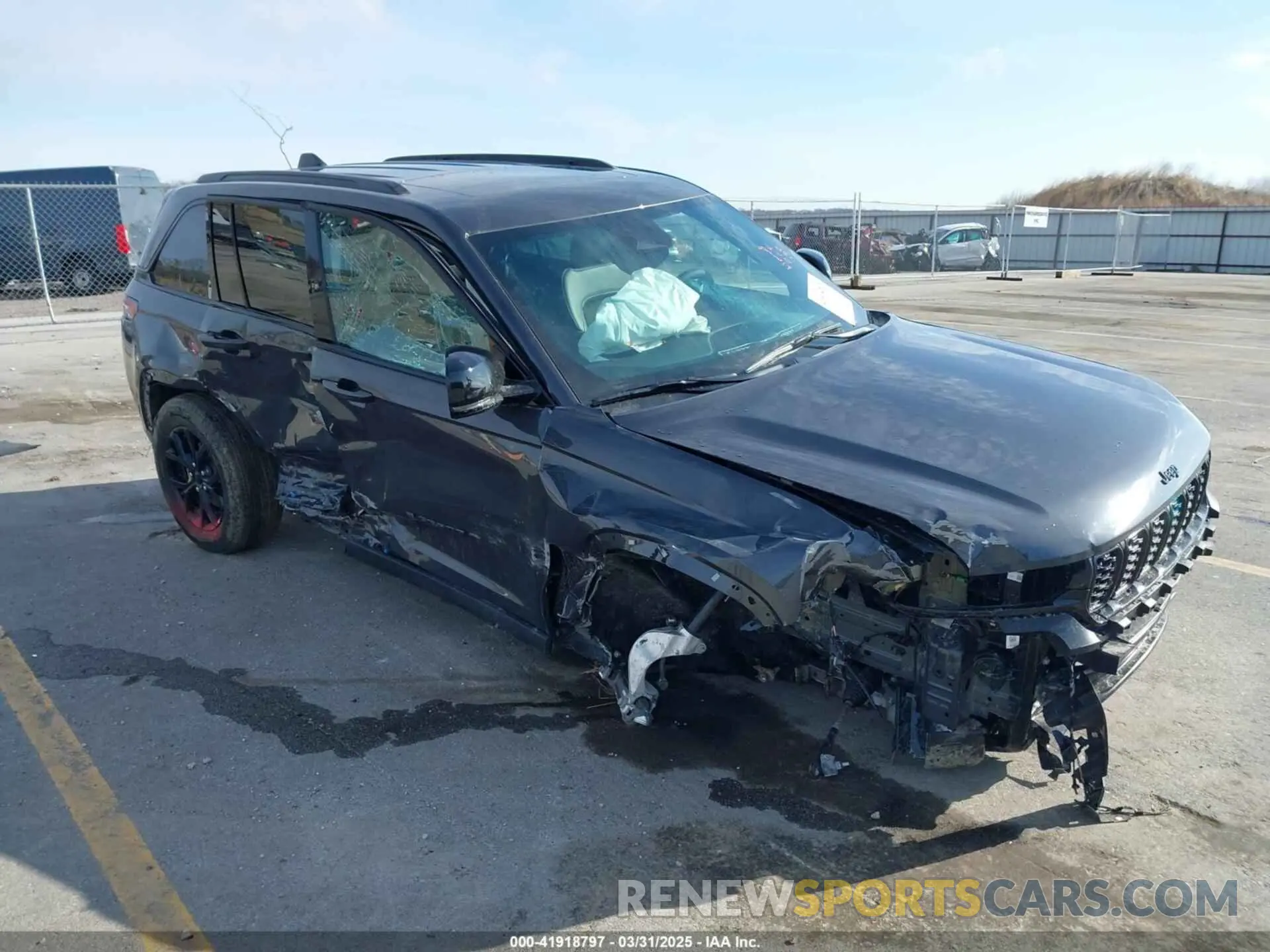 1 Photograph of a damaged car 1C4RJHAGXSC289968 JEEP GRAND CHEROKEE 2025