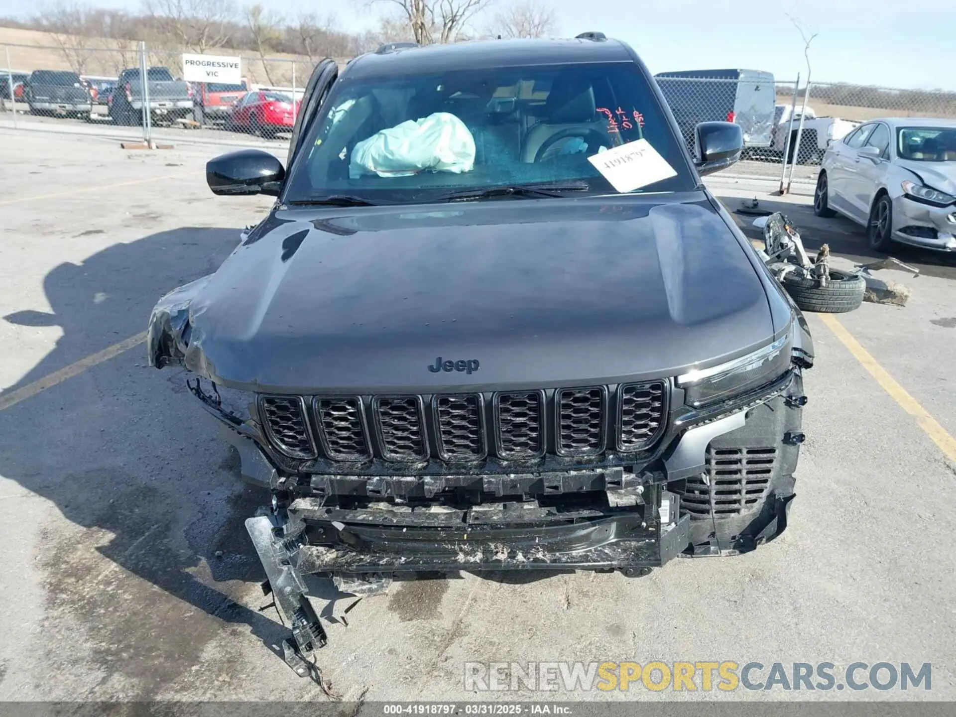 13 Photograph of a damaged car 1C4RJHAGXSC289968 JEEP GRAND CHEROKEE 2025