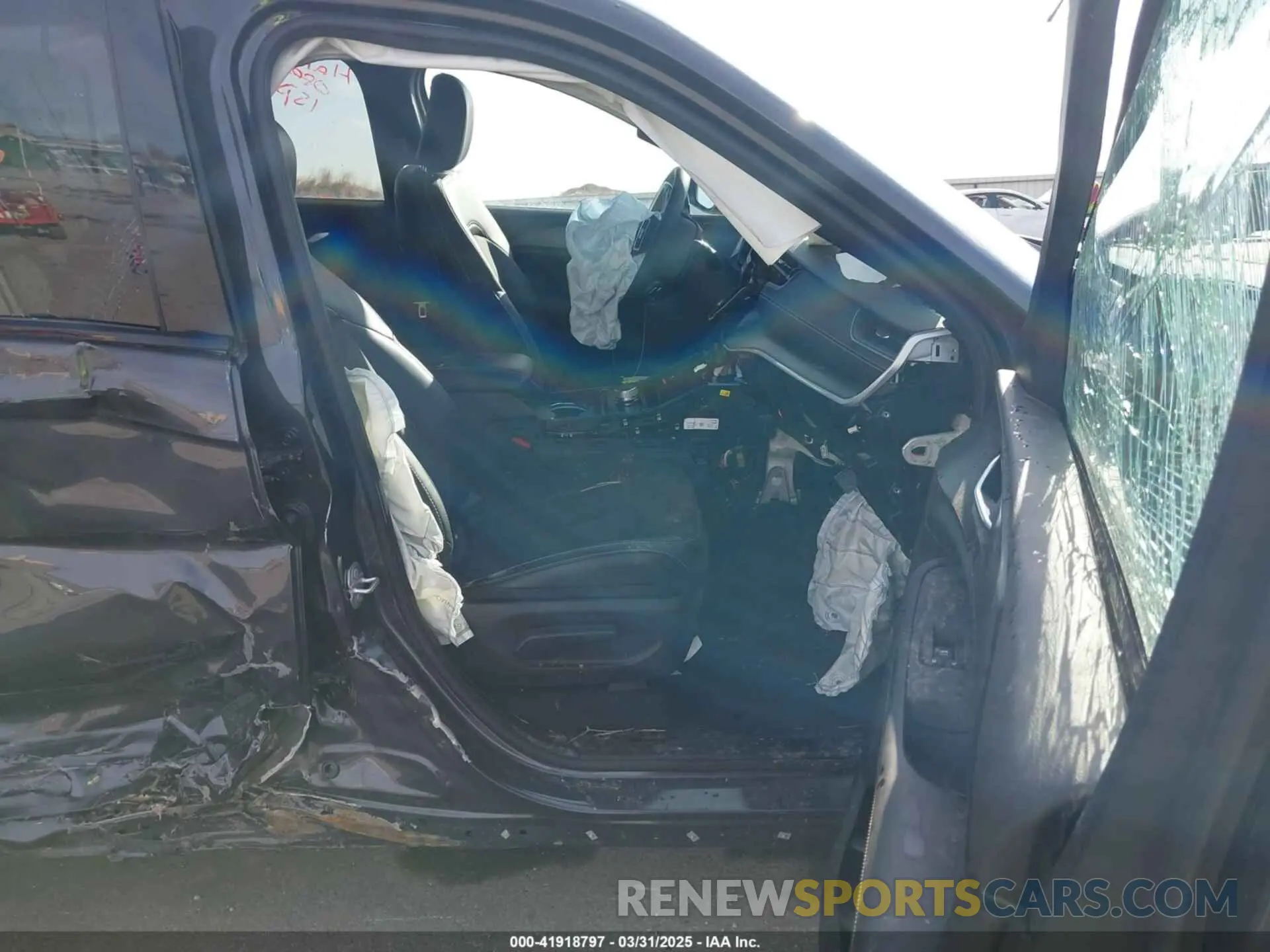 5 Photograph of a damaged car 1C4RJHAGXSC289968 JEEP GRAND CHEROKEE 2025