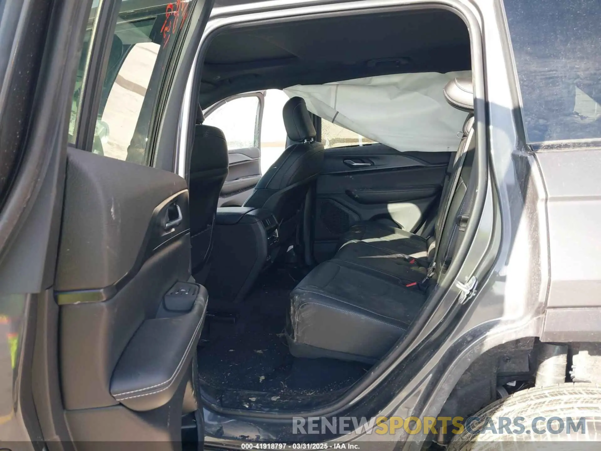 8 Photograph of a damaged car 1C4RJHAGXSC289968 JEEP GRAND CHEROKEE 2025