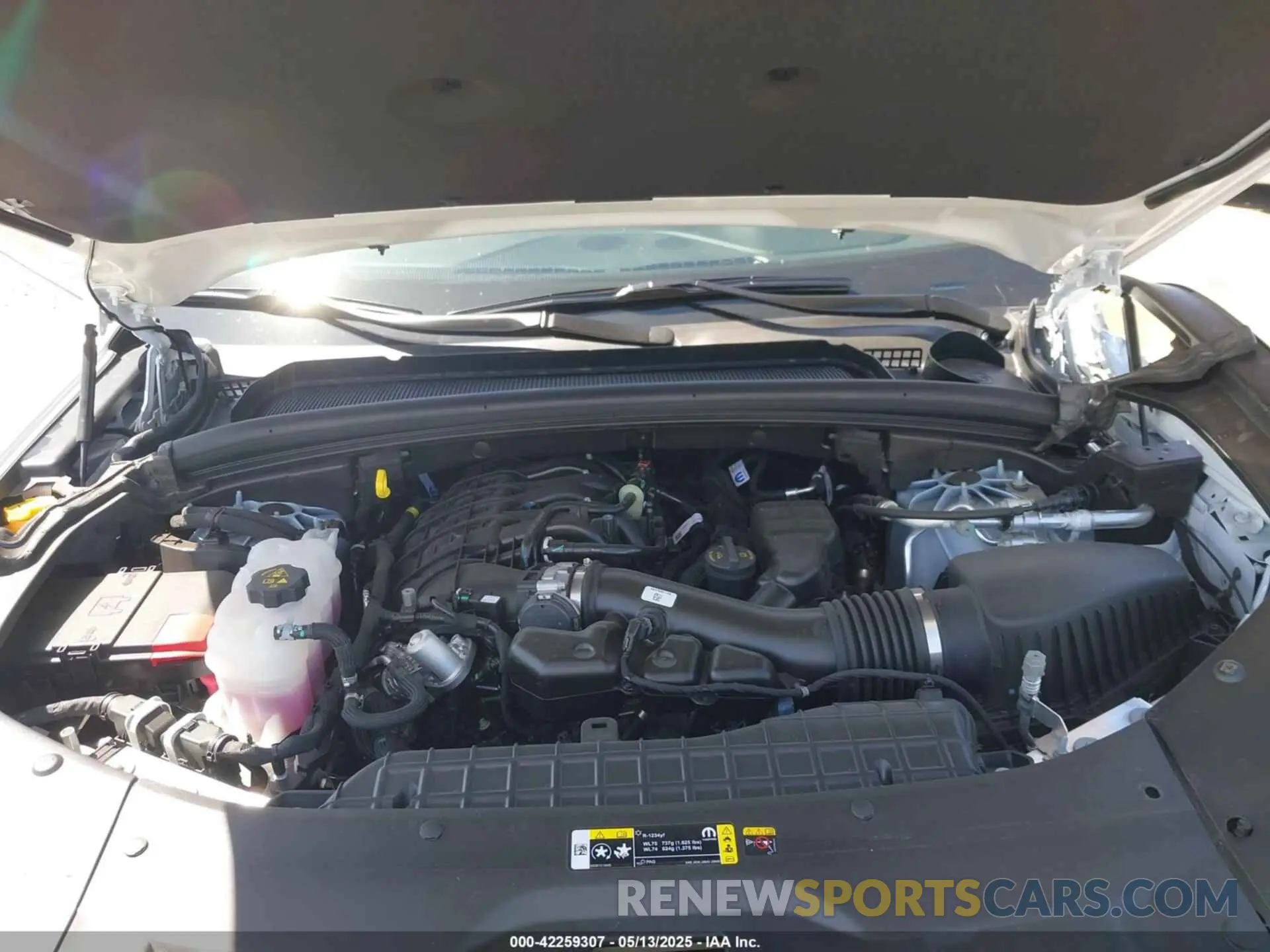 10 Photograph of a damaged car 1C4RJHBG3SC311453 JEEP GRAND CHEROKEE 2025