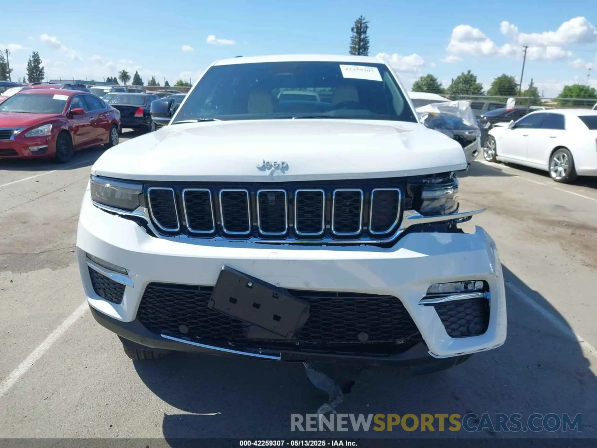 11 Photograph of a damaged car 1C4RJHBG3SC311453 JEEP GRAND CHEROKEE 2025