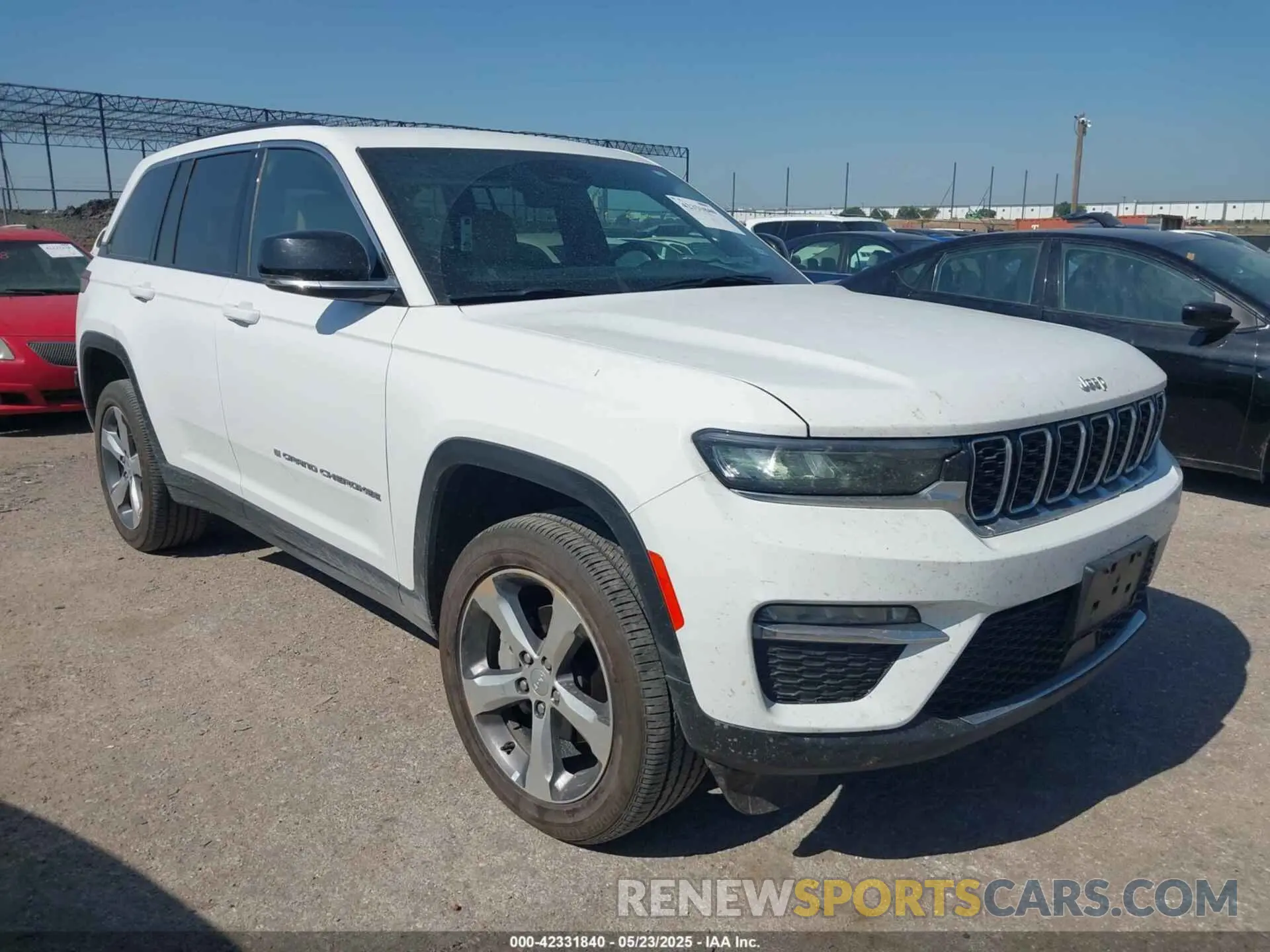 12 Photograph of a damaged car 1C4RJHBG7SC272351 JEEP GRAND CHEROKEE 2025