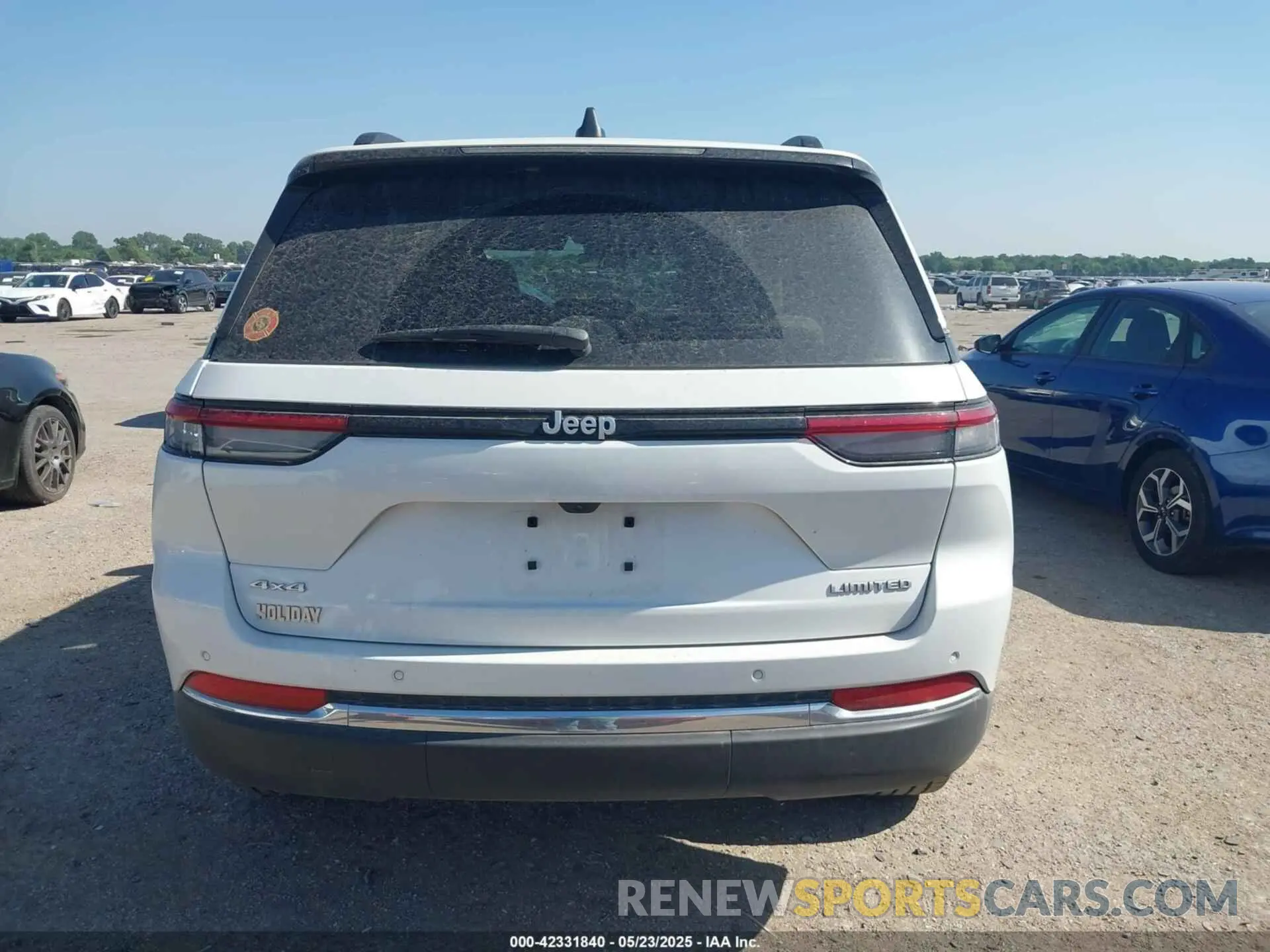 16 Photograph of a damaged car 1C4RJHBG7SC272351 JEEP GRAND CHEROKEE 2025