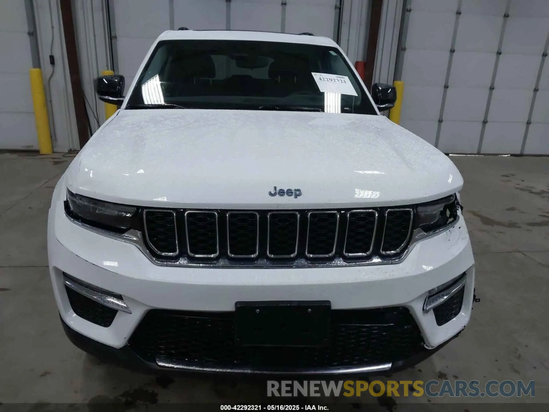 12 Photograph of a damaged car 1C4RJYB60N8748552 JEEP GRAND CHEROKEE 4XE 2022