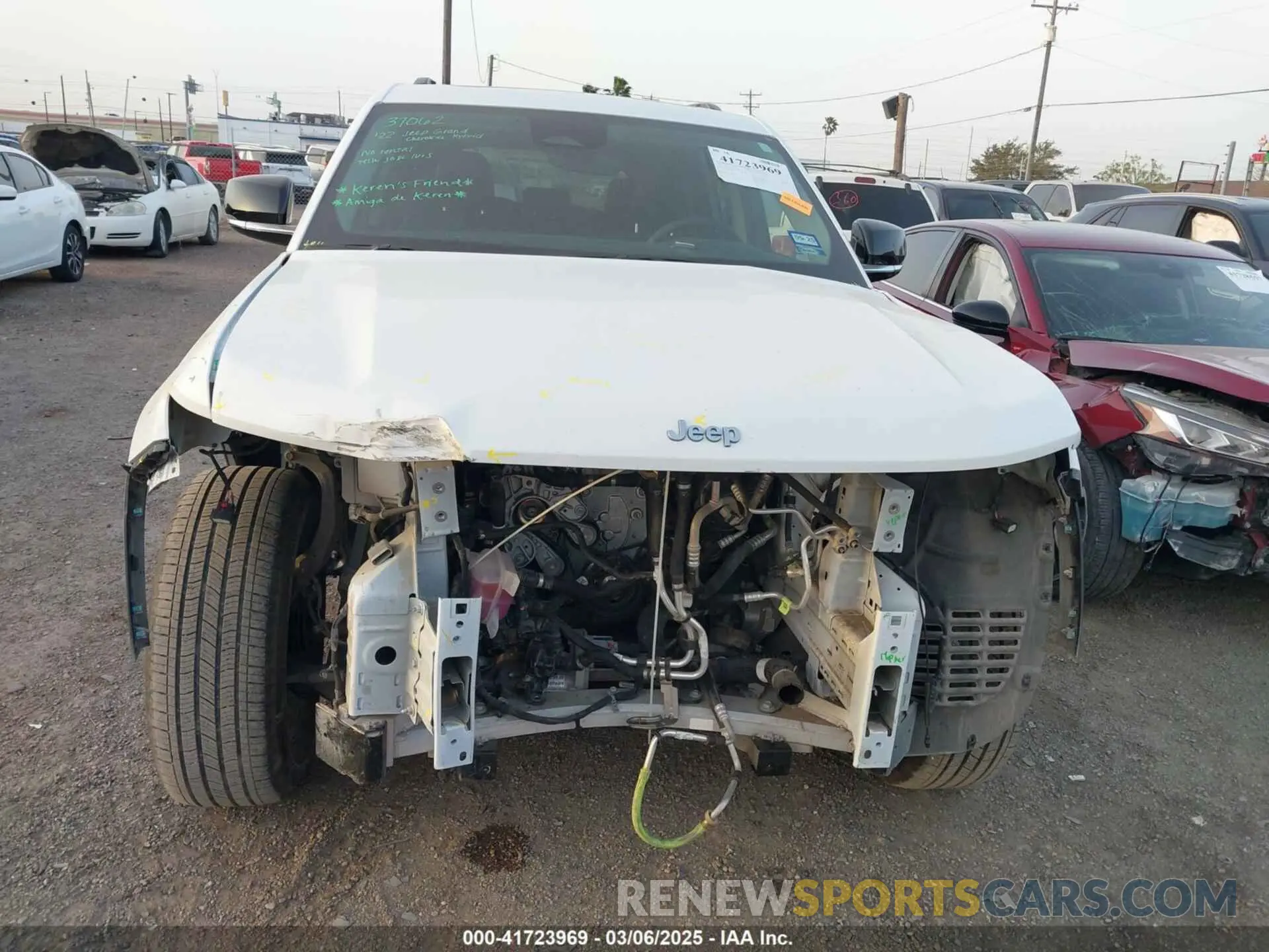 13 Photograph of a damaged car 1C4RJYB63N8762798 JEEP GRAND CHEROKEE 4XE 2022