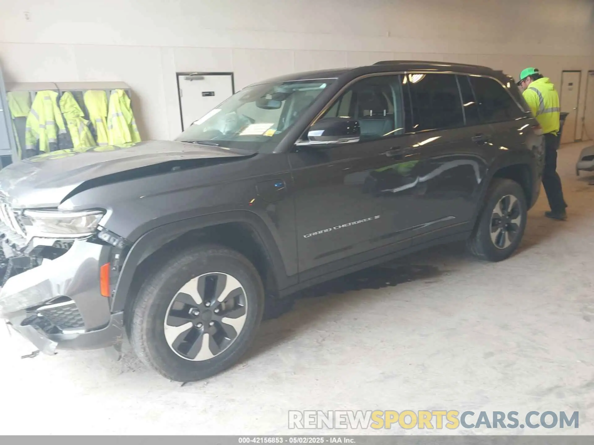 2 Photograph of a damaged car 1C4RJYB65N8717748 JEEP GRAND CHEROKEE 4XE 2022