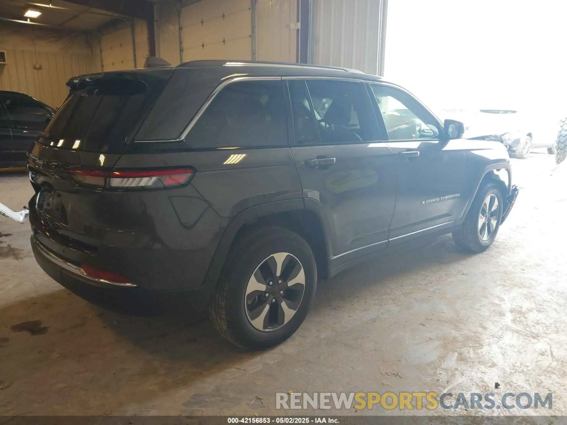 4 Photograph of a damaged car 1C4RJYB65N8717748 JEEP GRAND CHEROKEE 4XE 2022