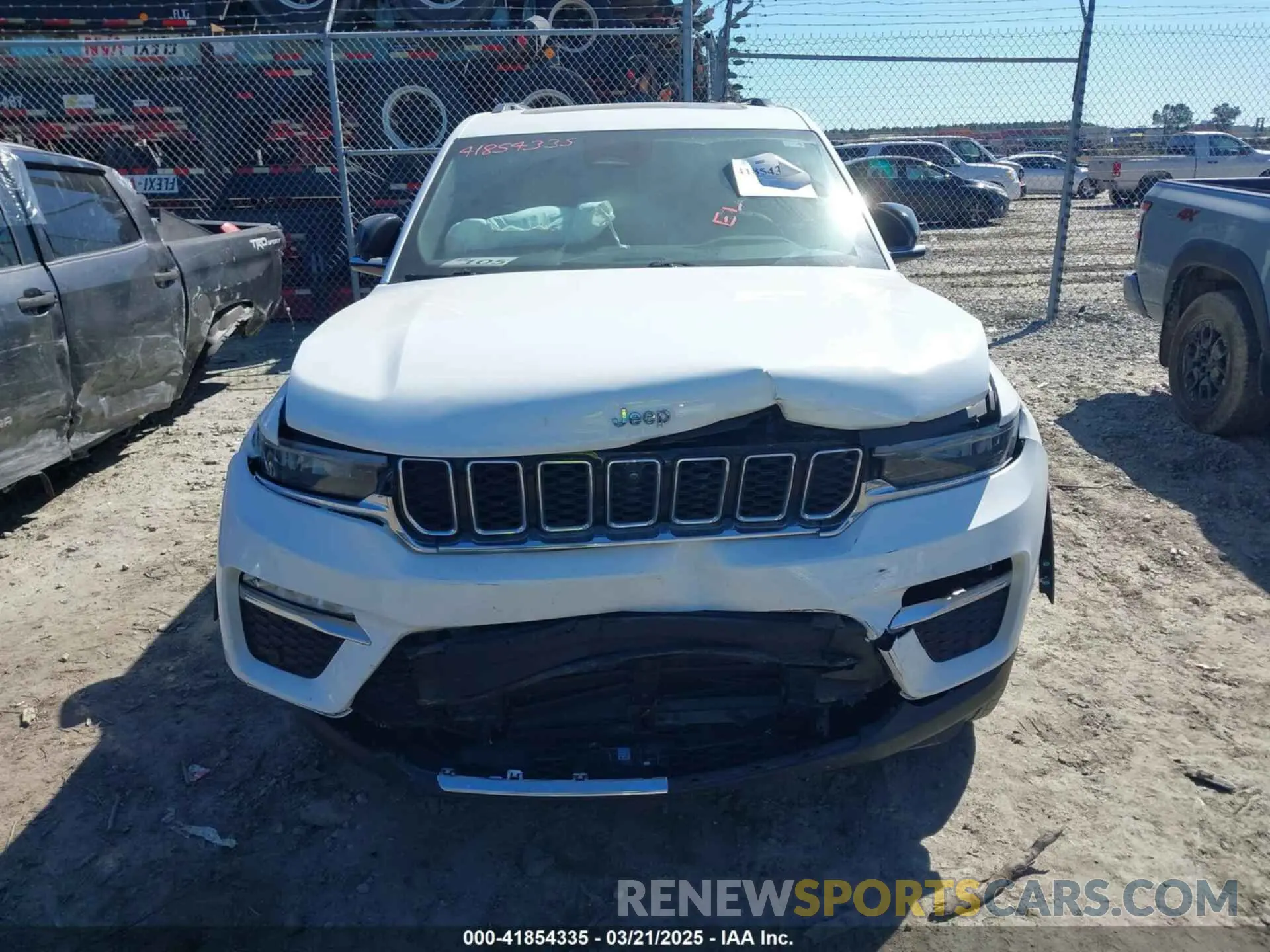 12 Photograph of a damaged car 1C4RJYB65N8749633 JEEP GRAND CHEROKEE 4XE 2022