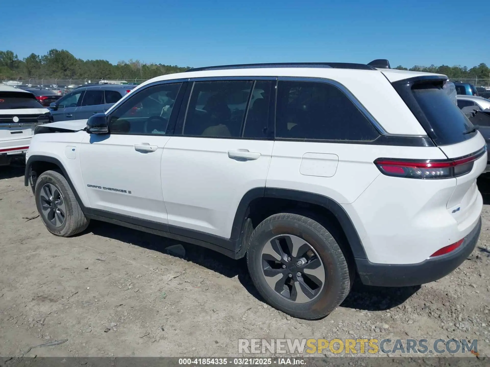 14 Photograph of a damaged car 1C4RJYB65N8749633 JEEP GRAND CHEROKEE 4XE 2022