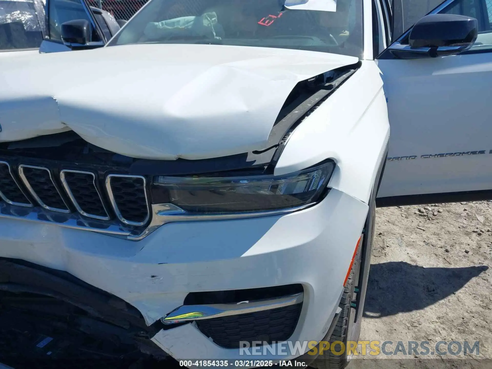 6 Photograph of a damaged car 1C4RJYB65N8749633 JEEP GRAND CHEROKEE 4XE 2022