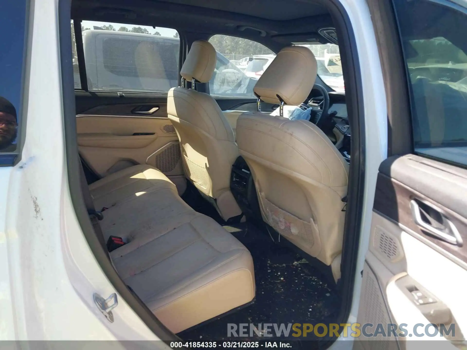 8 Photograph of a damaged car 1C4RJYB65N8749633 JEEP GRAND CHEROKEE 4XE 2022