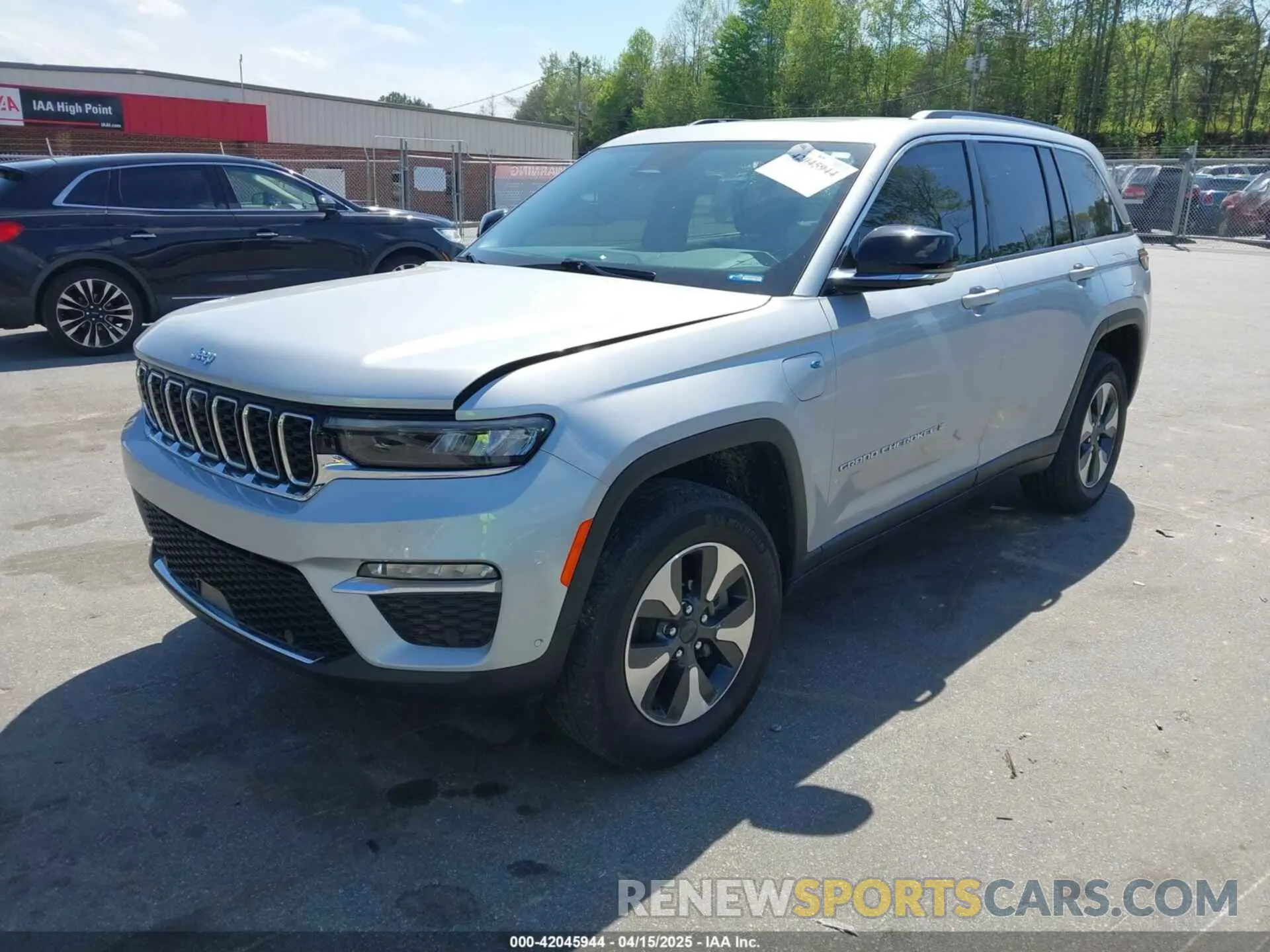 2 Photograph of a damaged car 1C4RJYB67N8759791 JEEP GRAND CHEROKEE 4XE 2022