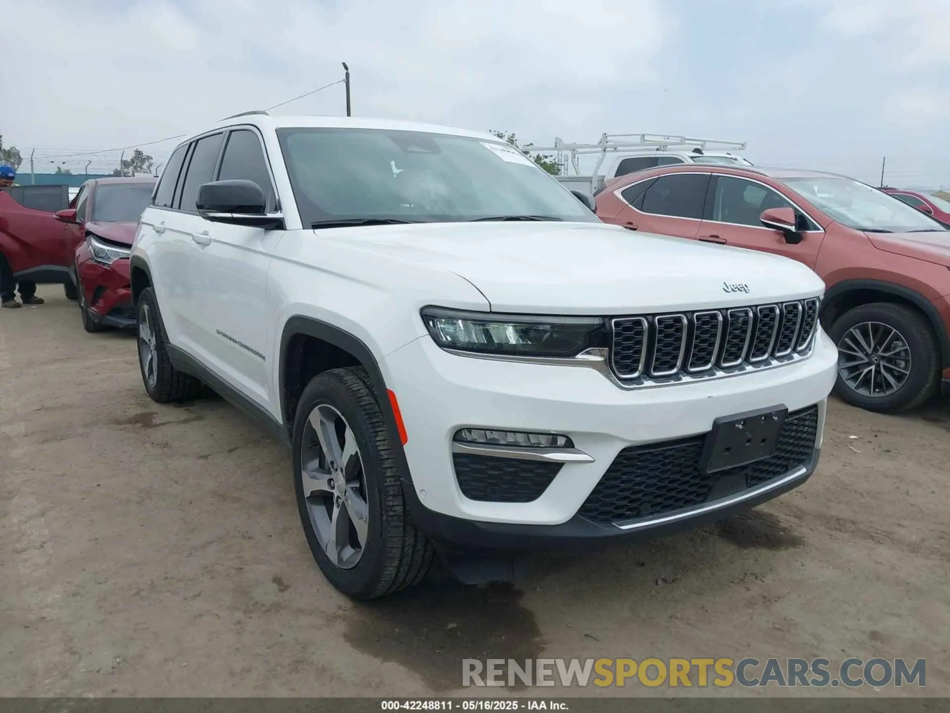 1 Photograph of a damaged car 1C4RJYB67N8761928 JEEP GRAND CHEROKEE 4XE 2022