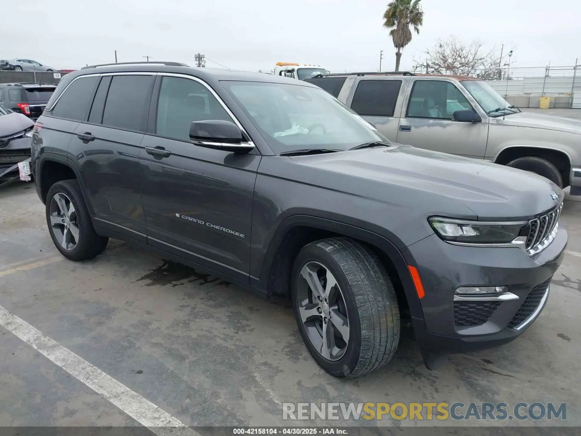 1 Photograph of a damaged car 1C4RJYB68N8748802 JEEP GRAND CHEROKEE 4XE 2022