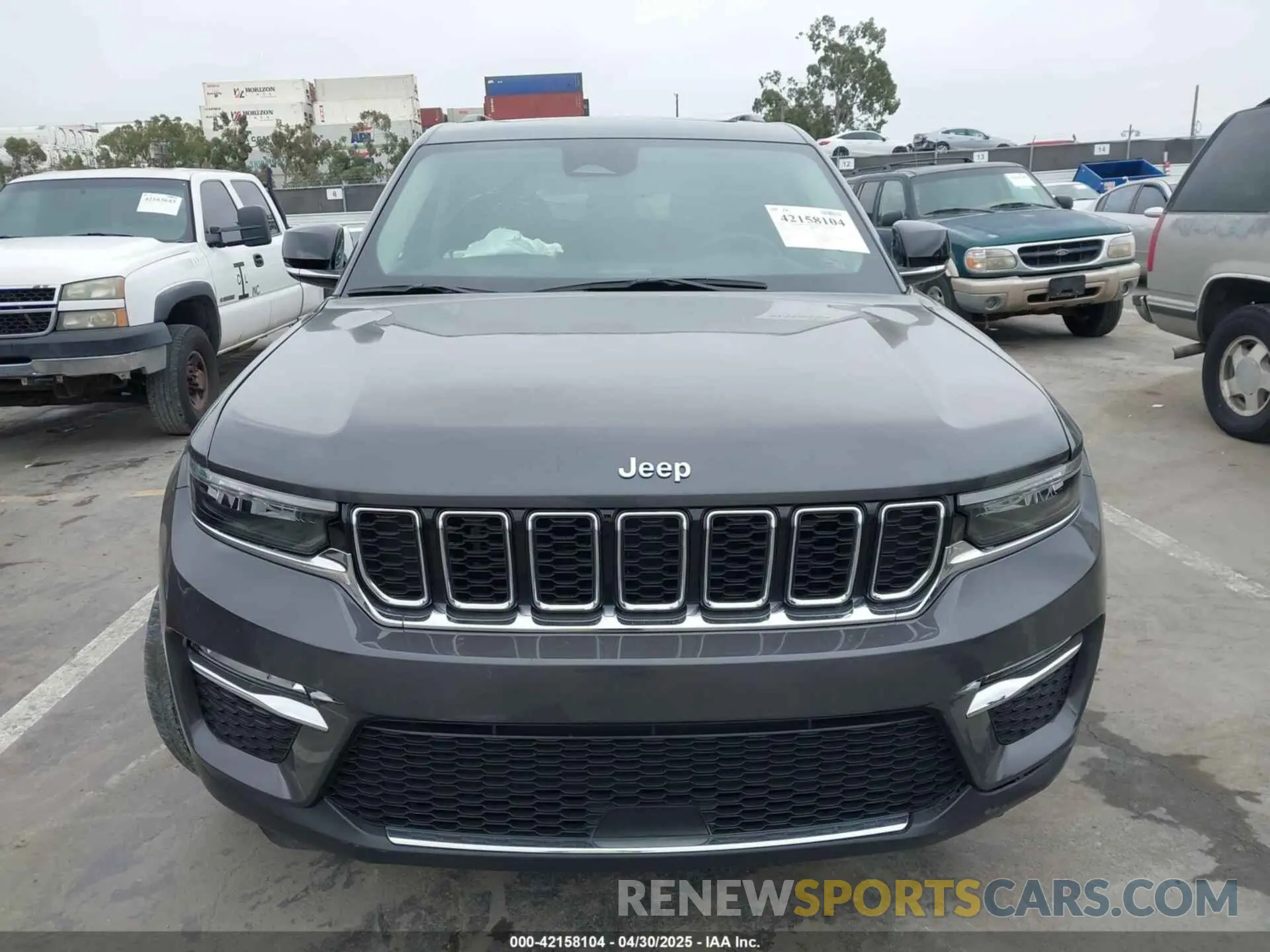 12 Photograph of a damaged car 1C4RJYB68N8748802 JEEP GRAND CHEROKEE 4XE 2022