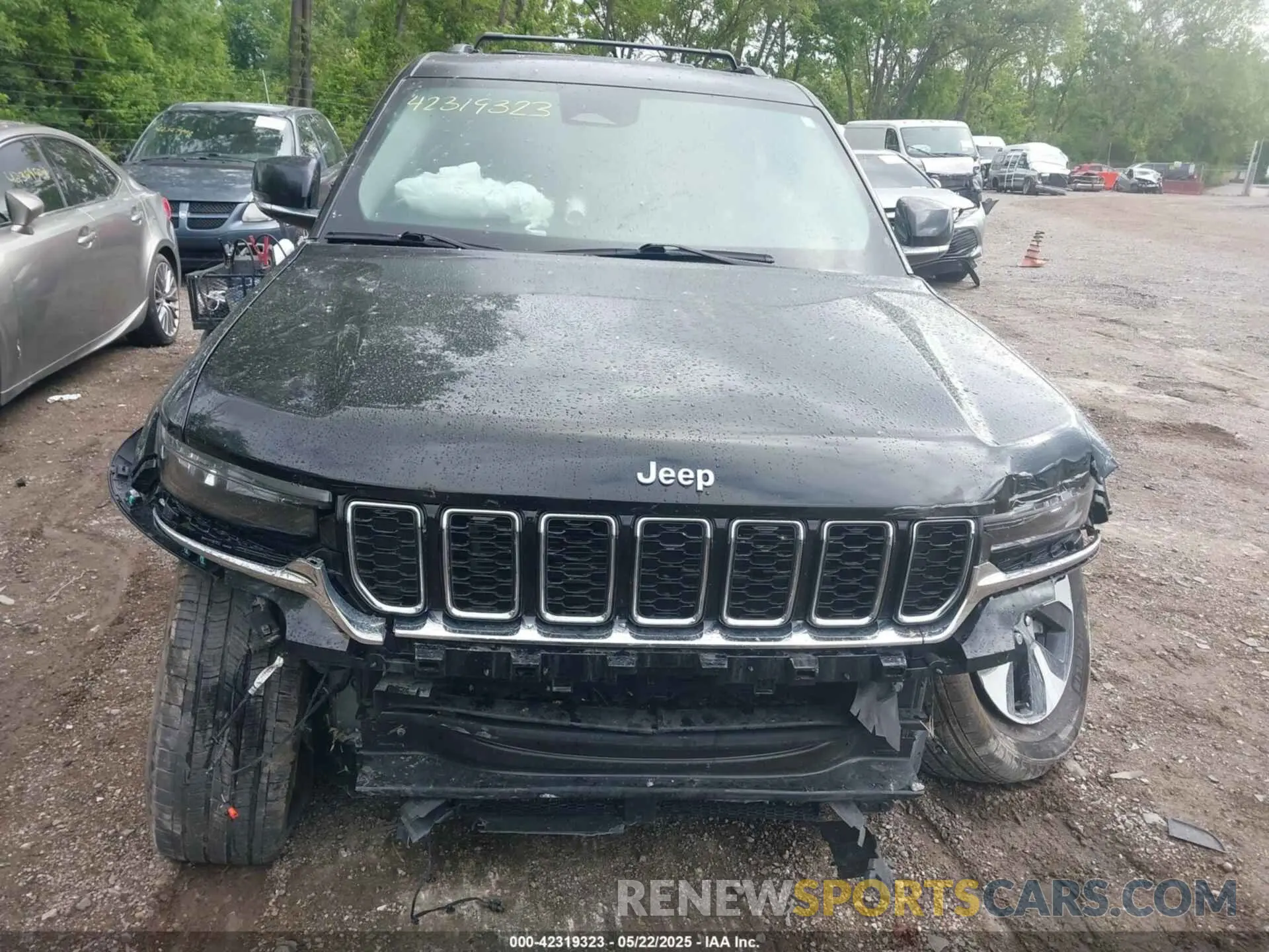 13 Photograph of a damaged car 1C4RJYB69N8715243 JEEP GRAND CHEROKEE 4XE 2022