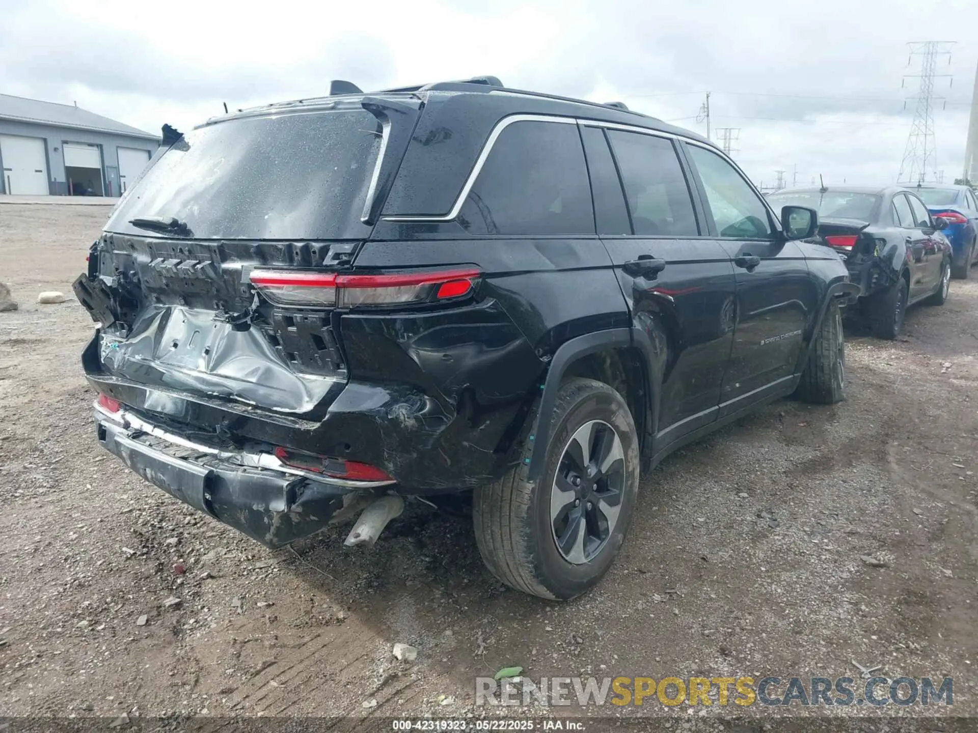 4 Photograph of a damaged car 1C4RJYB69N8715243 JEEP GRAND CHEROKEE 4XE 2022
