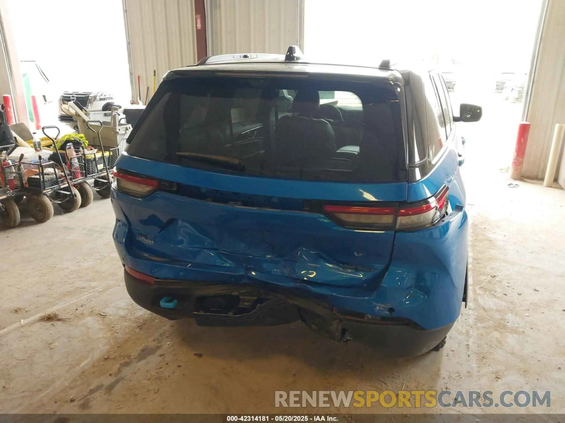 6 Photograph of a damaged car 1C4RJYC61N8747036 JEEP GRAND CHEROKEE 4XE 2022