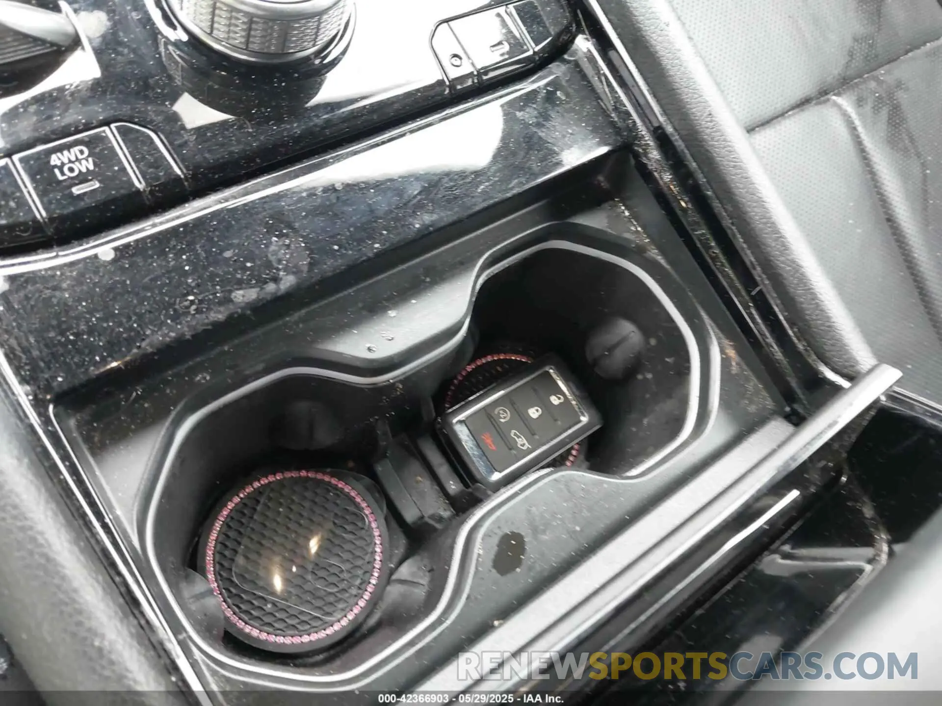 11 Photograph of a damaged car 1C4RJYD60N8717511 JEEP GRAND CHEROKEE 4XE 2022