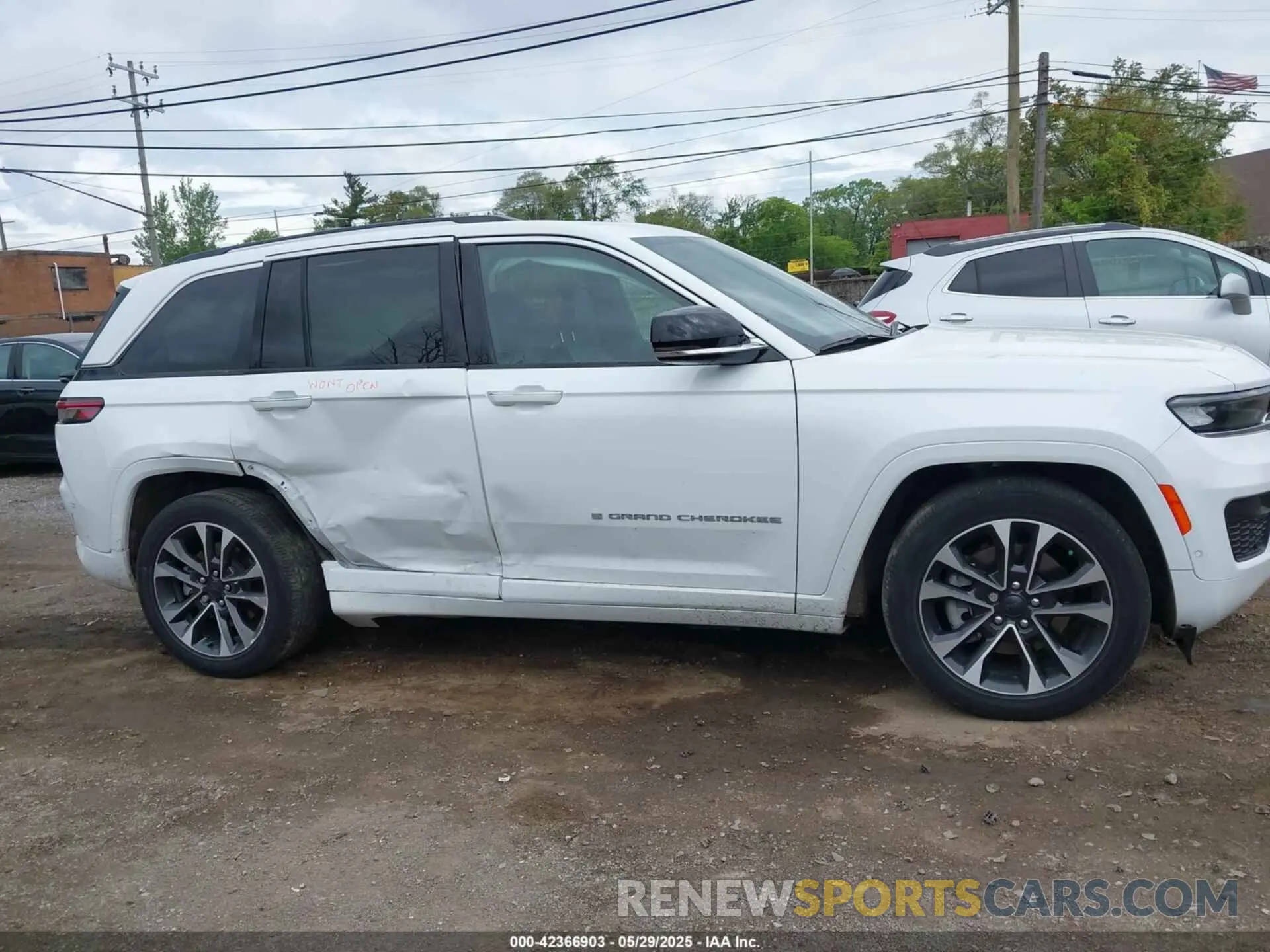 13 Photograph of a damaged car 1C4RJYD60N8717511 JEEP GRAND CHEROKEE 4XE 2022