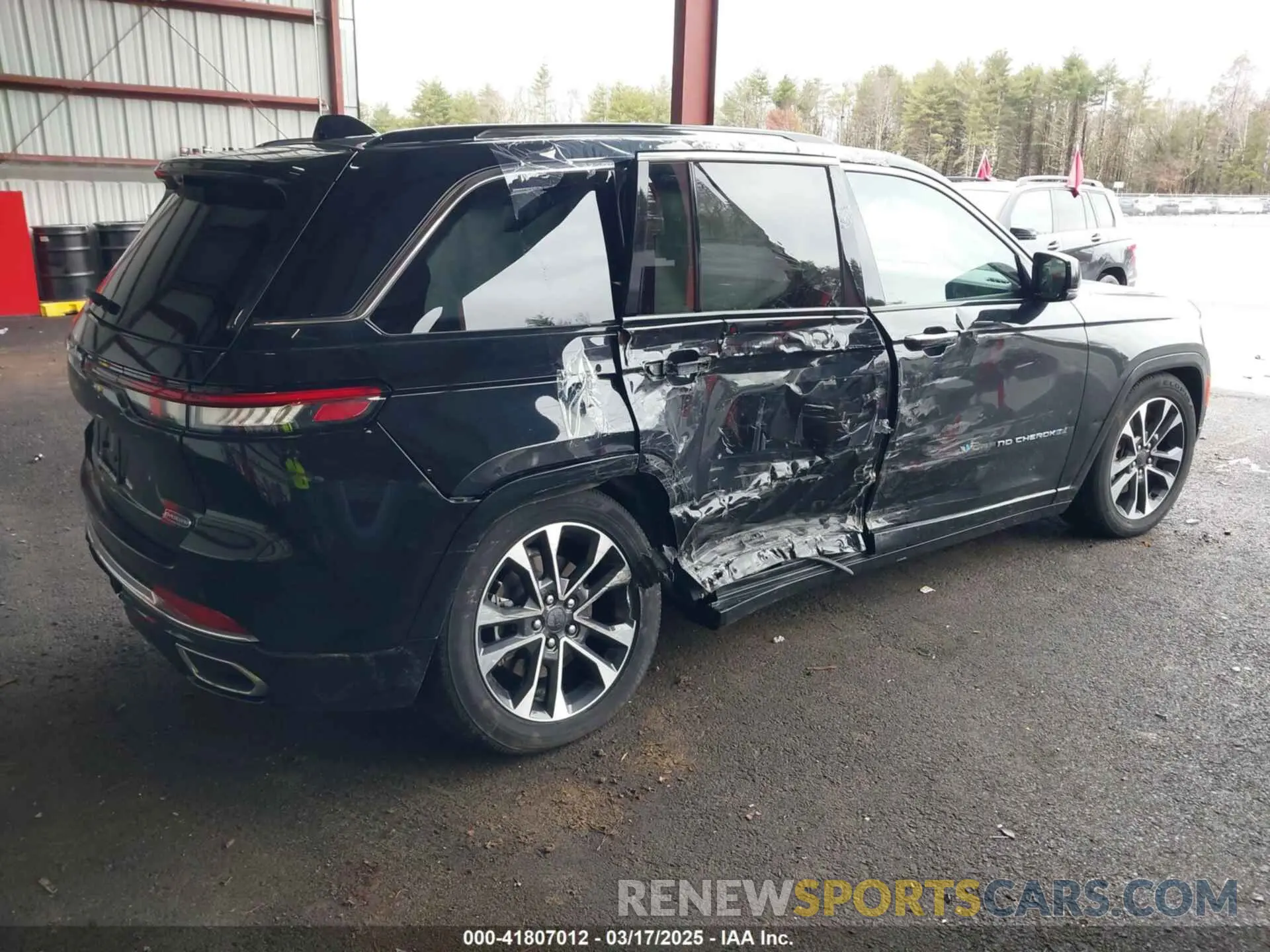 4 Photograph of a damaged car 1C4RJYD66N8715407 JEEP GRAND CHEROKEE 4XE 2022