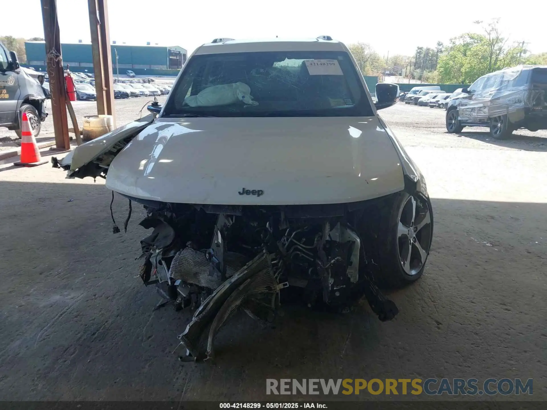 13 Photograph of a damaged car 1C4RJYB60P8880567 JEEP GRAND CHEROKEE 4XE 2023