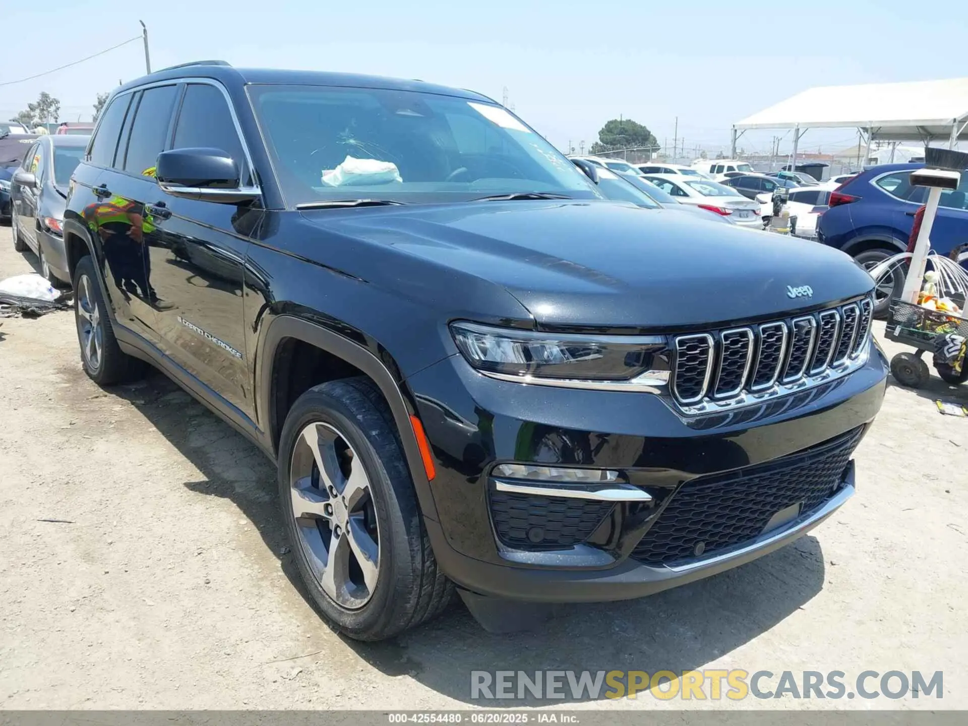 1 Photograph of a damaged car 1C4RJYB62P8788506 JEEP GRAND CHEROKEE 4XE 2023
