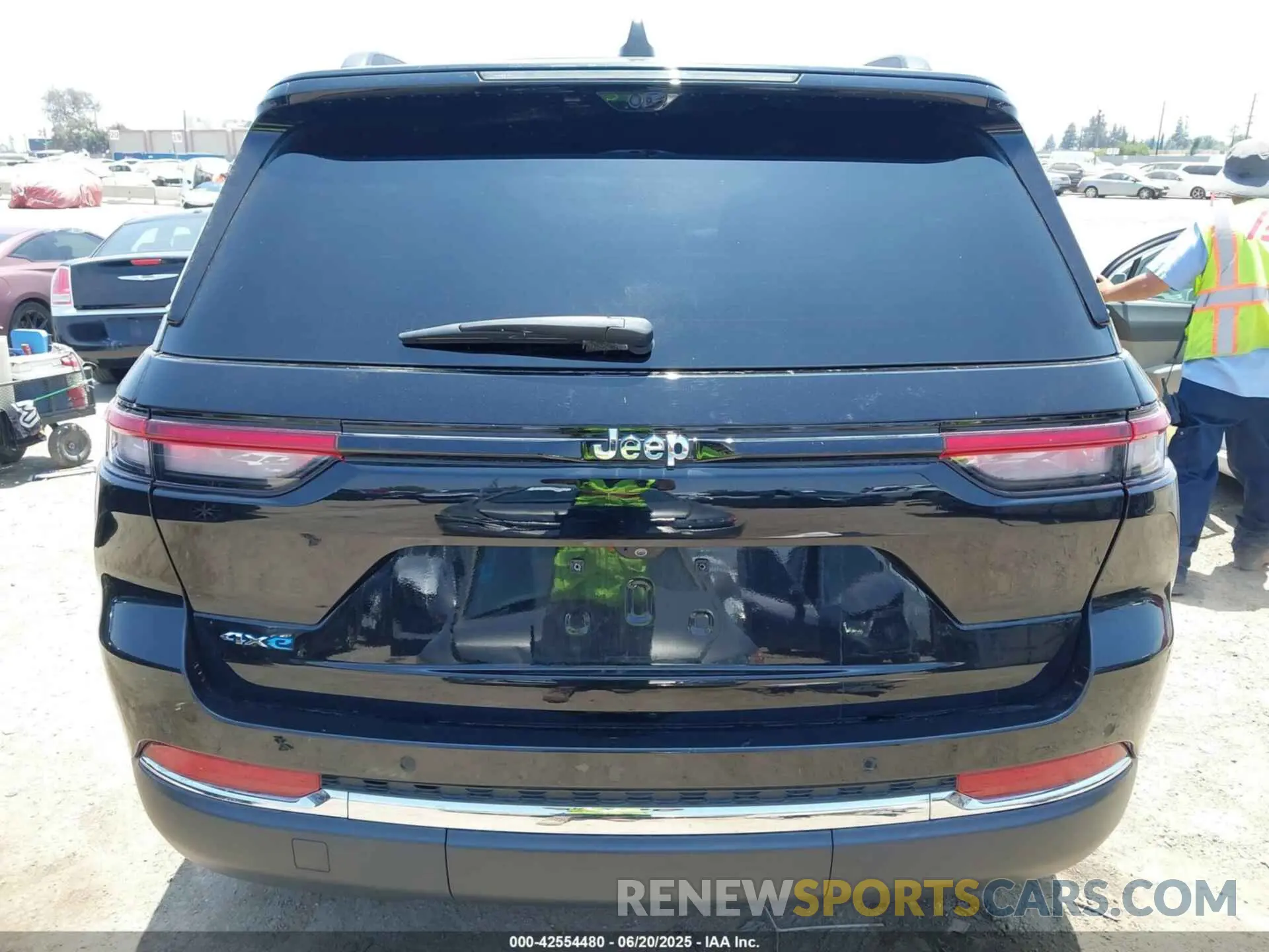 16 Photograph of a damaged car 1C4RJYB62P8788506 JEEP GRAND CHEROKEE 4XE 2023