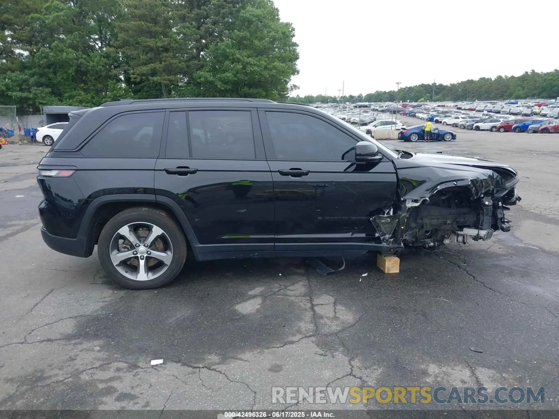 14 Photograph of a damaged car 1C4RJYB62PC582194 JEEP GRAND CHEROKEE 4XE 2023