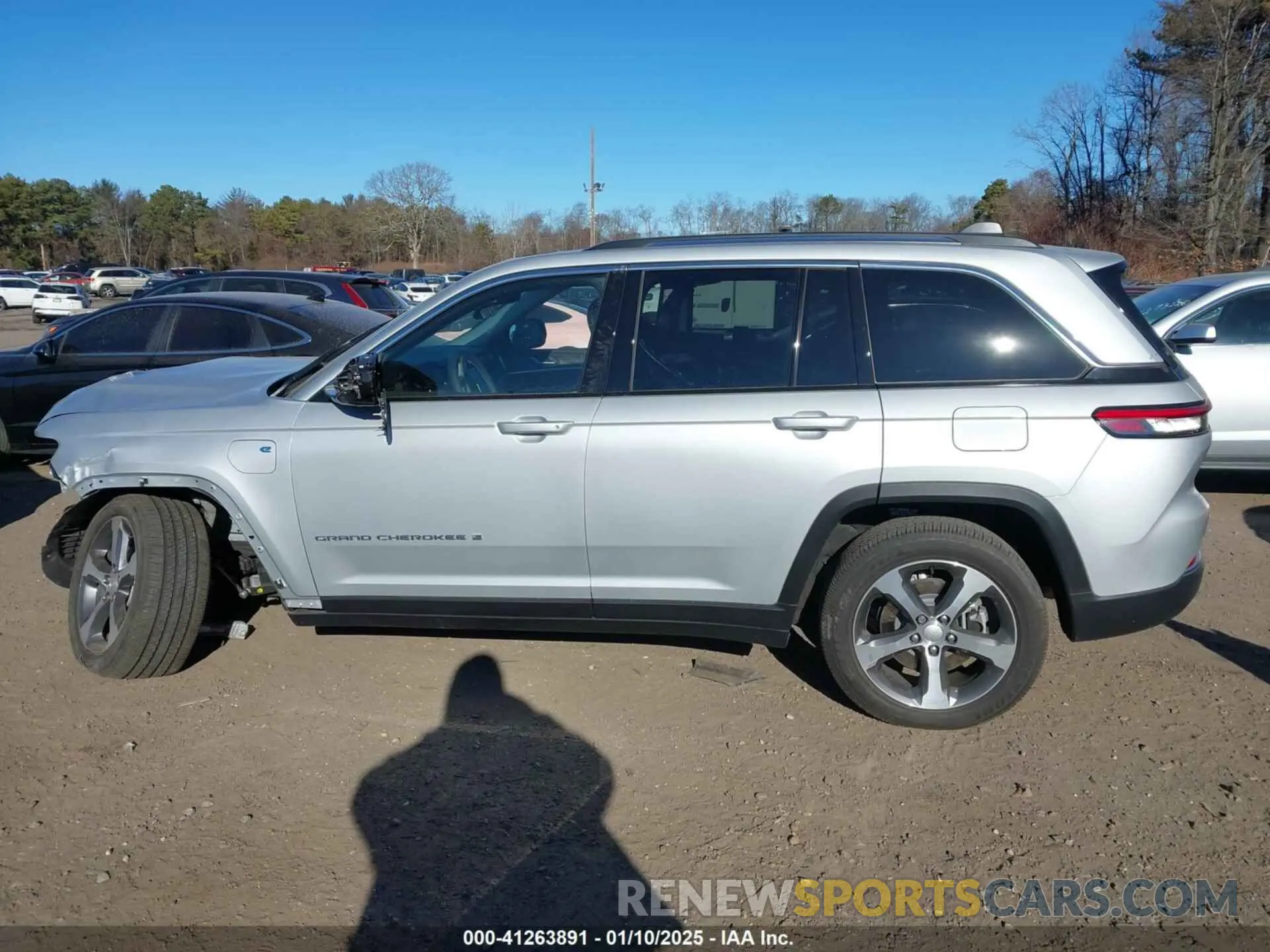 14 Photograph of a damaged car 1C4RJYB65P8792081 JEEP GRAND CHEROKEE 4XE 2023
