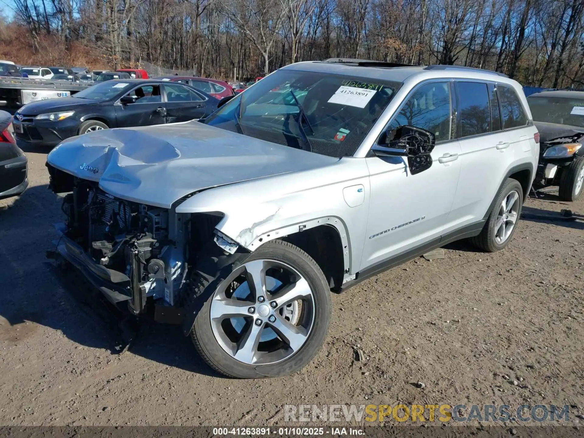 2 Photograph of a damaged car 1C4RJYB65P8792081 JEEP GRAND CHEROKEE 4XE 2023
