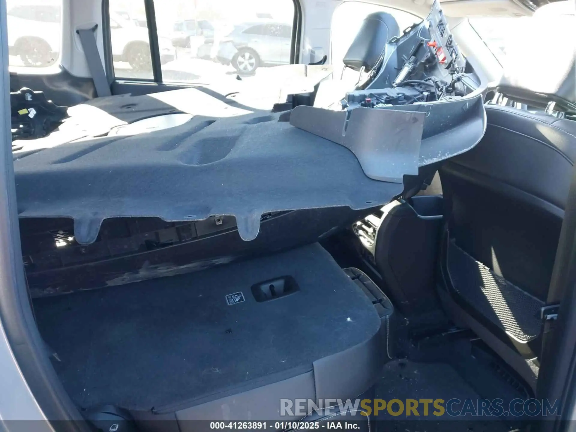 8 Photograph of a damaged car 1C4RJYB65P8792081 JEEP GRAND CHEROKEE 4XE 2023