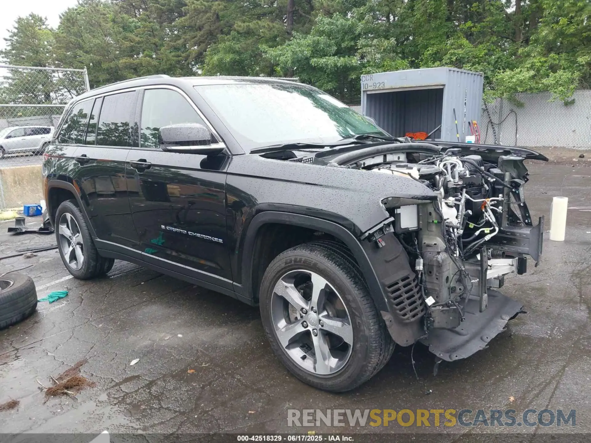 1 Photograph of a damaged car 1C4RJYB67P8788372 JEEP GRAND CHEROKEE 4XE 2023