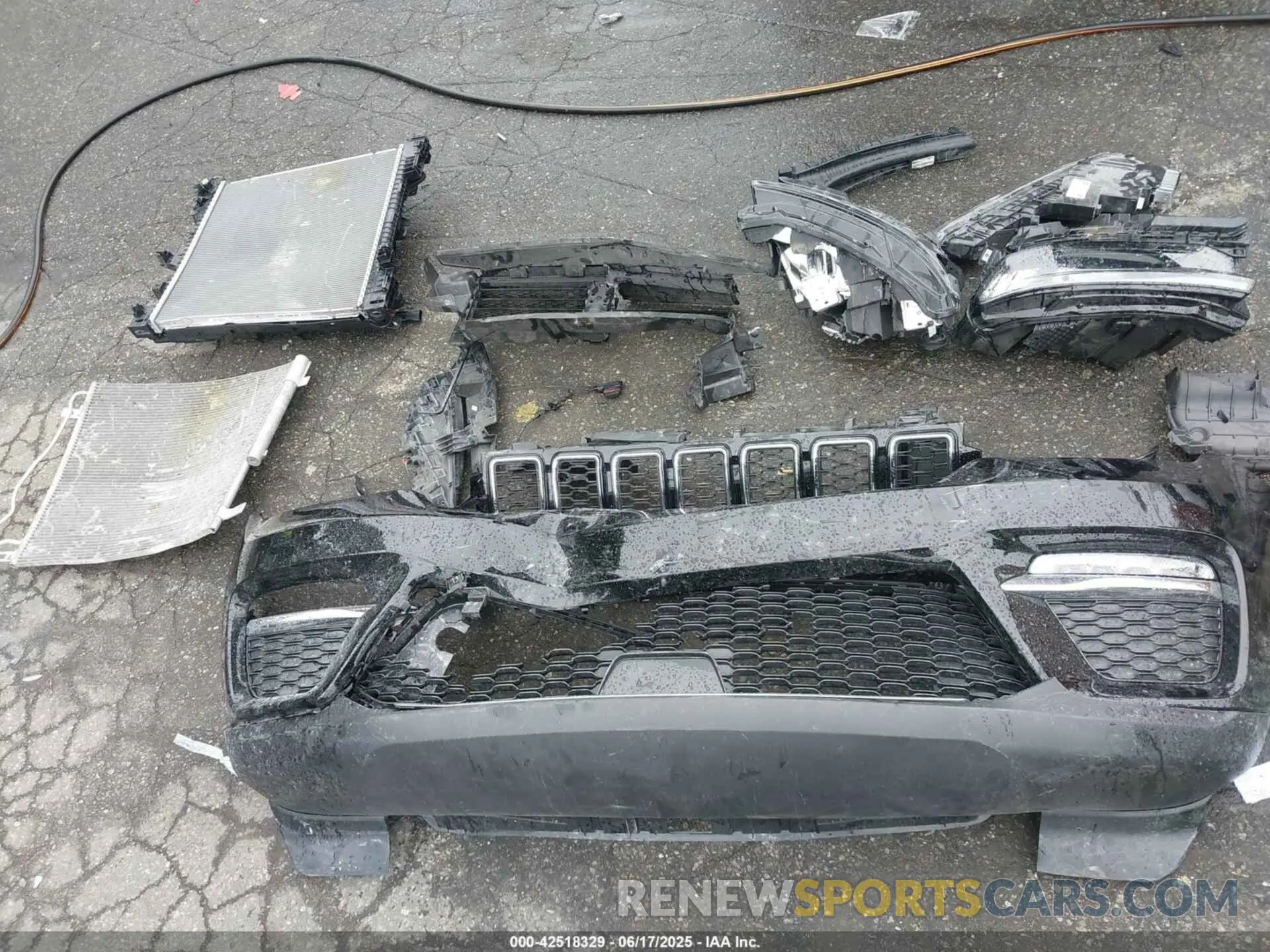 12 Photograph of a damaged car 1C4RJYB67P8788372 JEEP GRAND CHEROKEE 4XE 2023