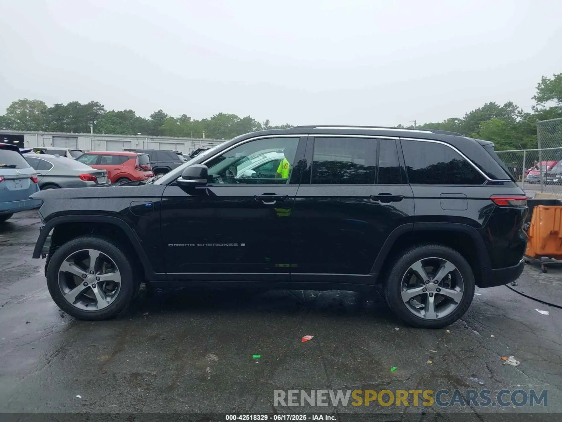 15 Photograph of a damaged car 1C4RJYB67P8788372 JEEP GRAND CHEROKEE 4XE 2023