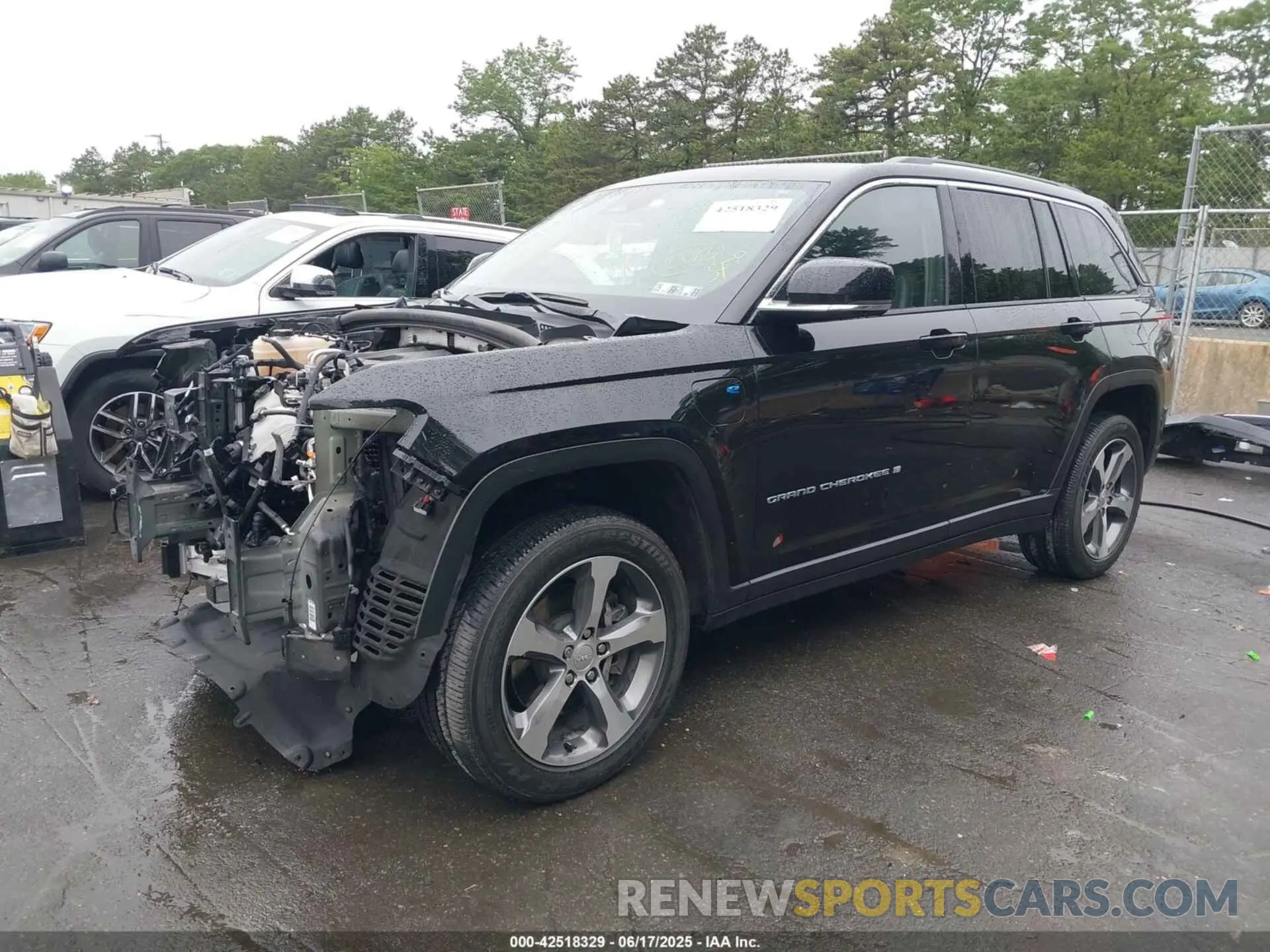 2 Photograph of a damaged car 1C4RJYB67P8788372 JEEP GRAND CHEROKEE 4XE 2023