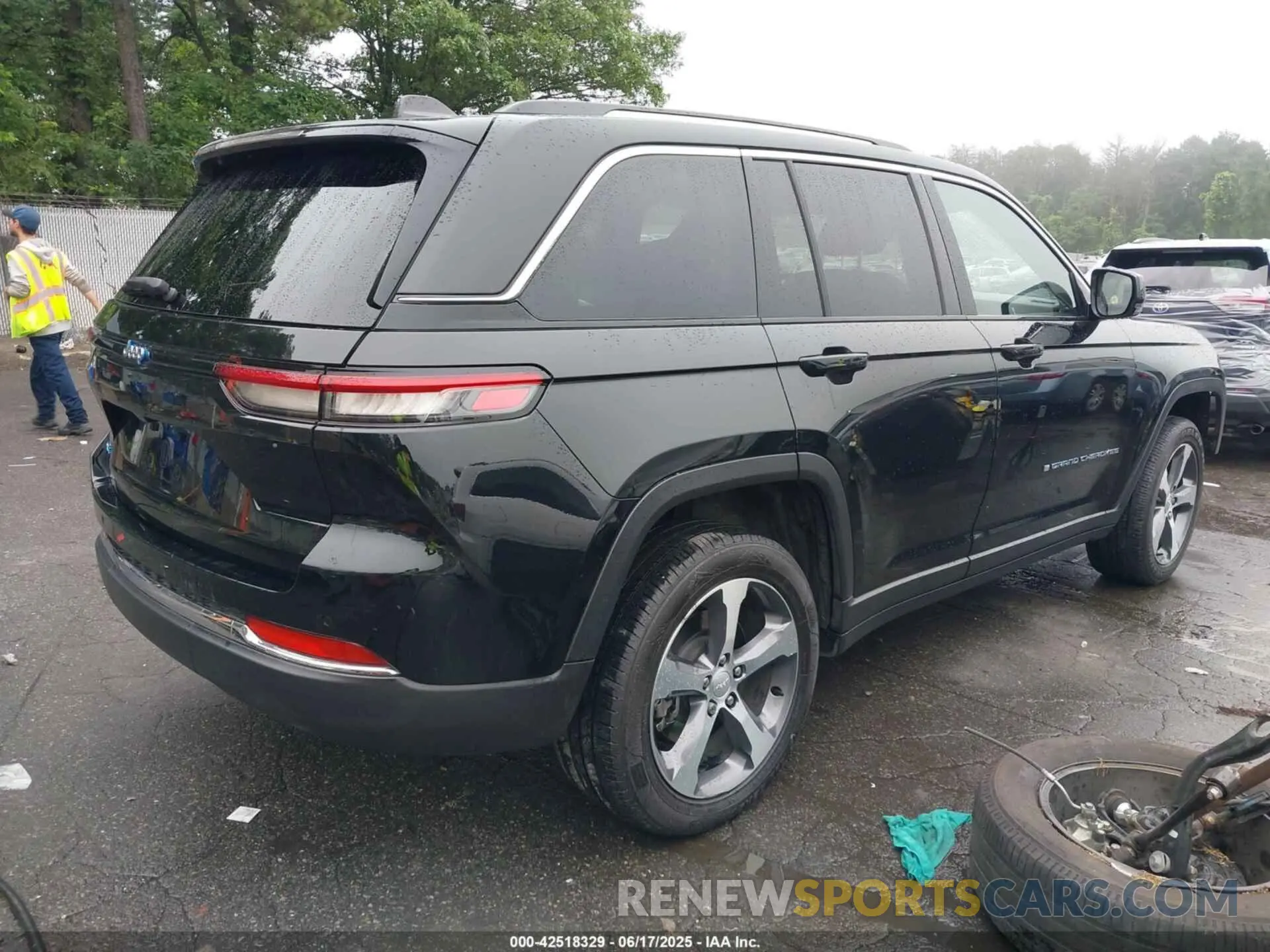 4 Photograph of a damaged car 1C4RJYB67P8788372 JEEP GRAND CHEROKEE 4XE 2023