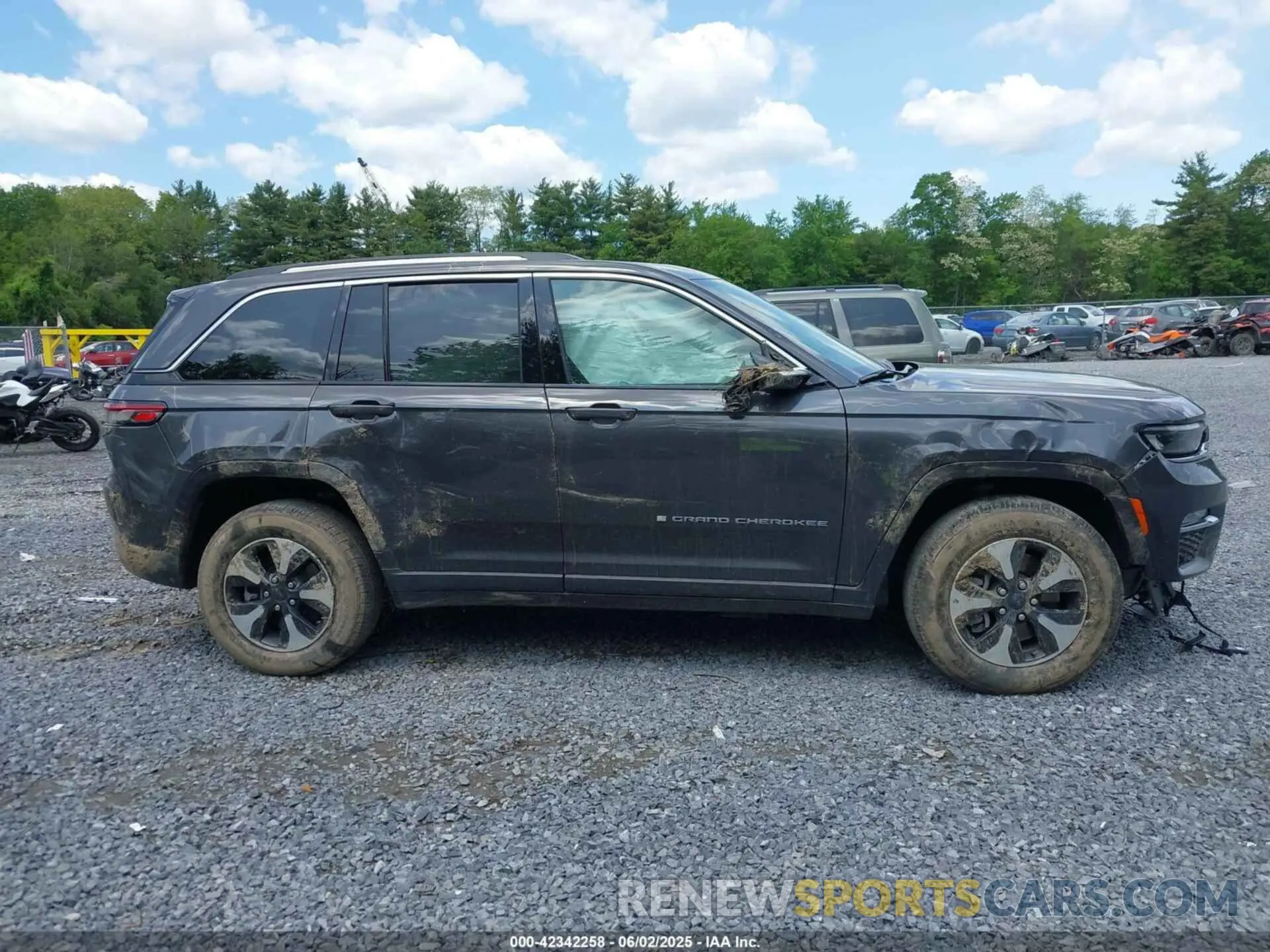 13 Photograph of a damaged car 1C4RJYB68PC665709 JEEP GRAND CHEROKEE 4XE 2023