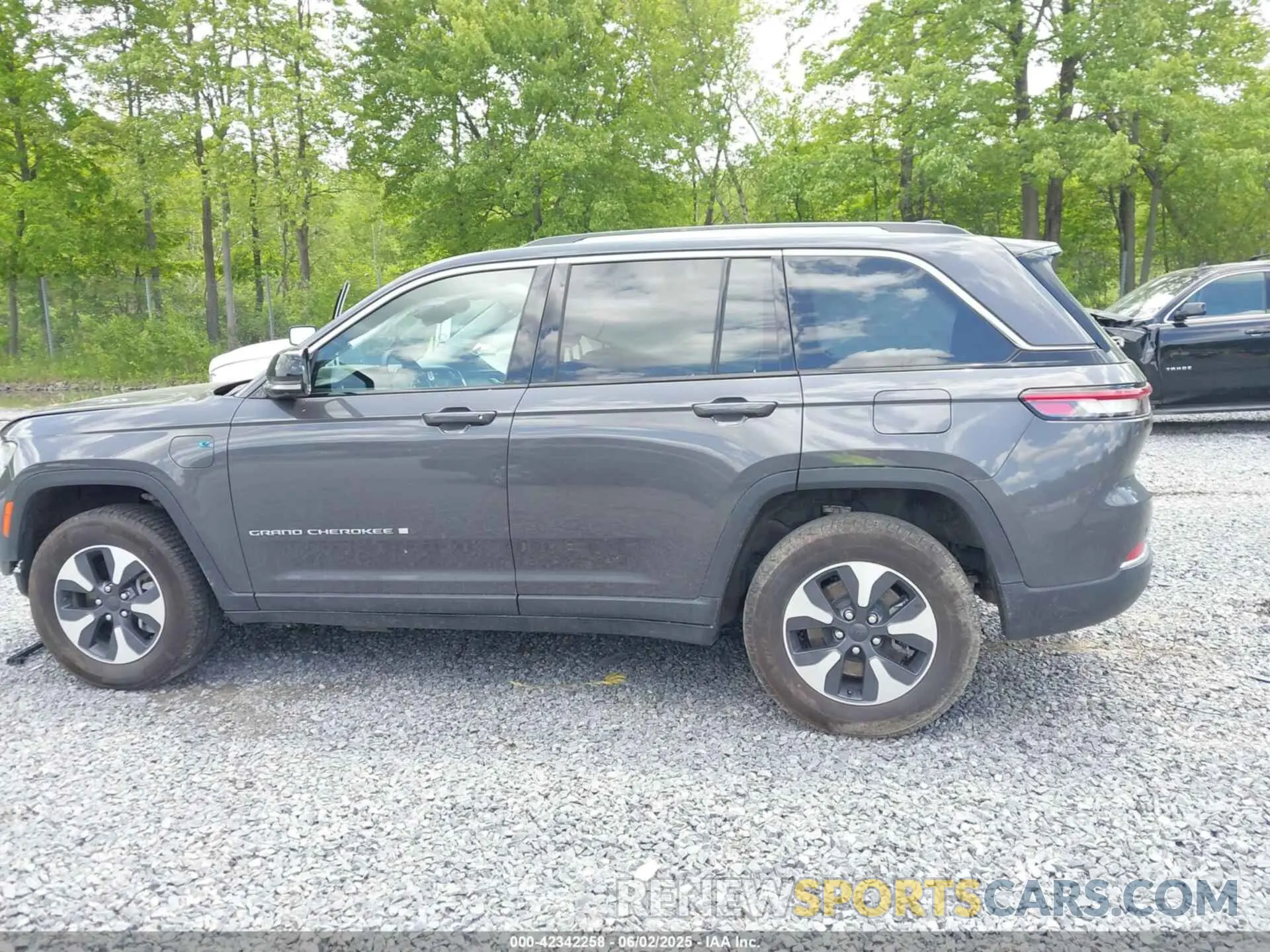 14 Photograph of a damaged car 1C4RJYB68PC665709 JEEP GRAND CHEROKEE 4XE 2023
