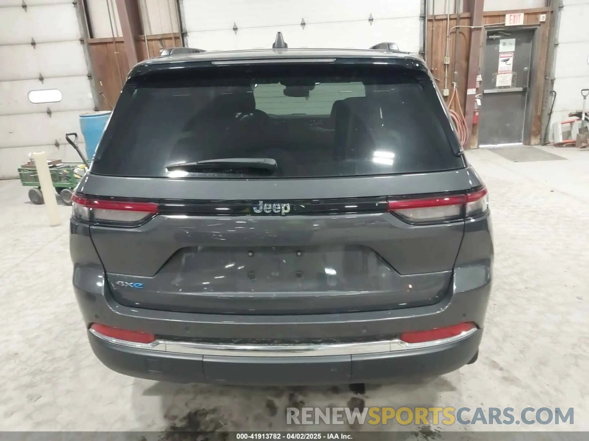 16 Photograph of a damaged car 1C4RJYB6XPC664772 JEEP GRAND CHEROKEE 4XE 2023
