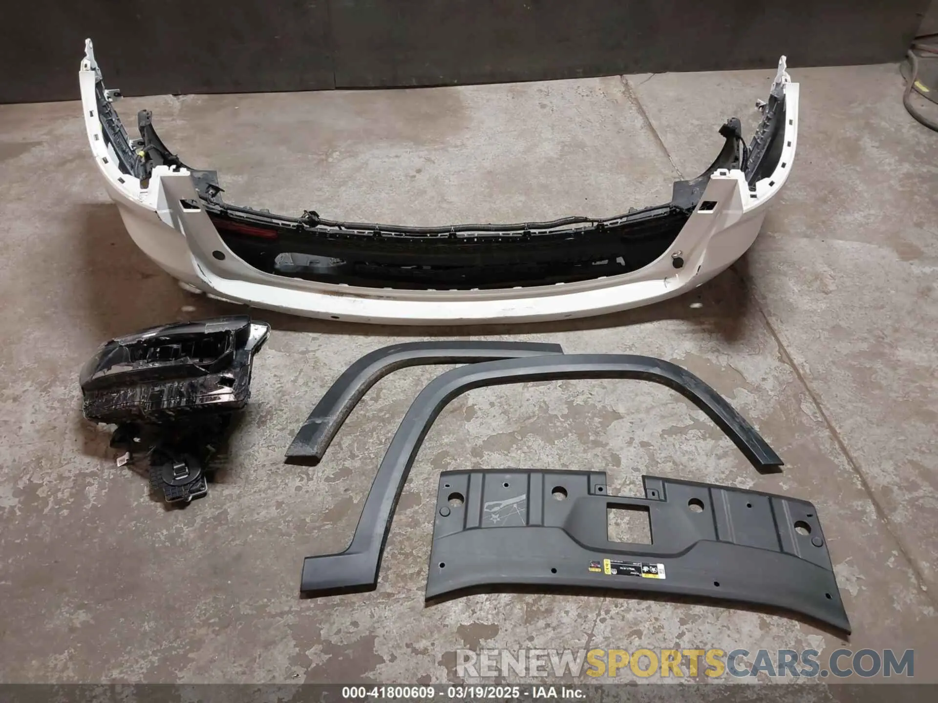 12 Photograph of a damaged car 1C4RJYC60P8891714 JEEP GRAND CHEROKEE 4XE 2023