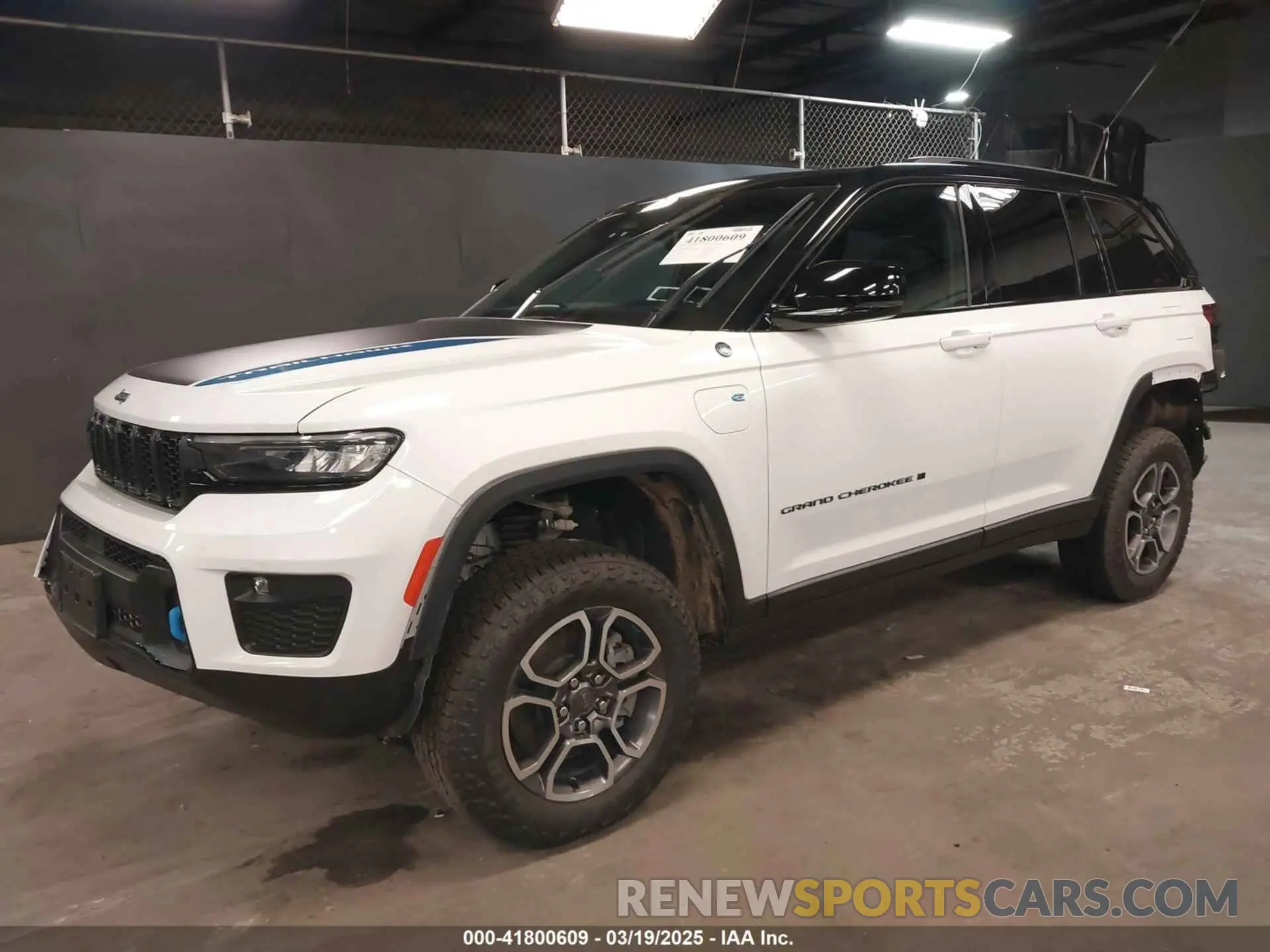 2 Photograph of a damaged car 1C4RJYC60P8891714 JEEP GRAND CHEROKEE 4XE 2023