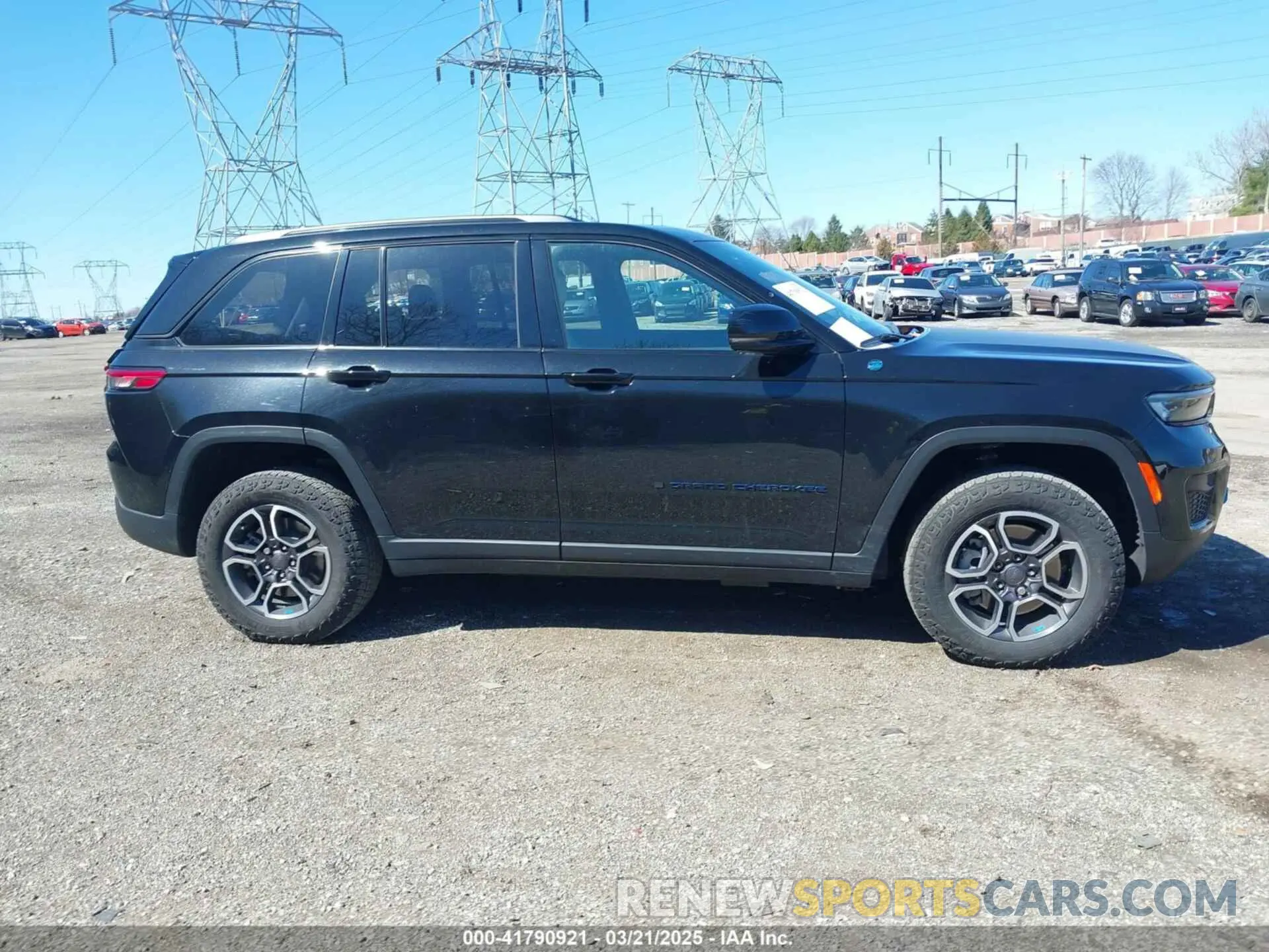 14 Photograph of a damaged car 1C4RJYC69P8798805 JEEP GRAND CHEROKEE 4XE 2023