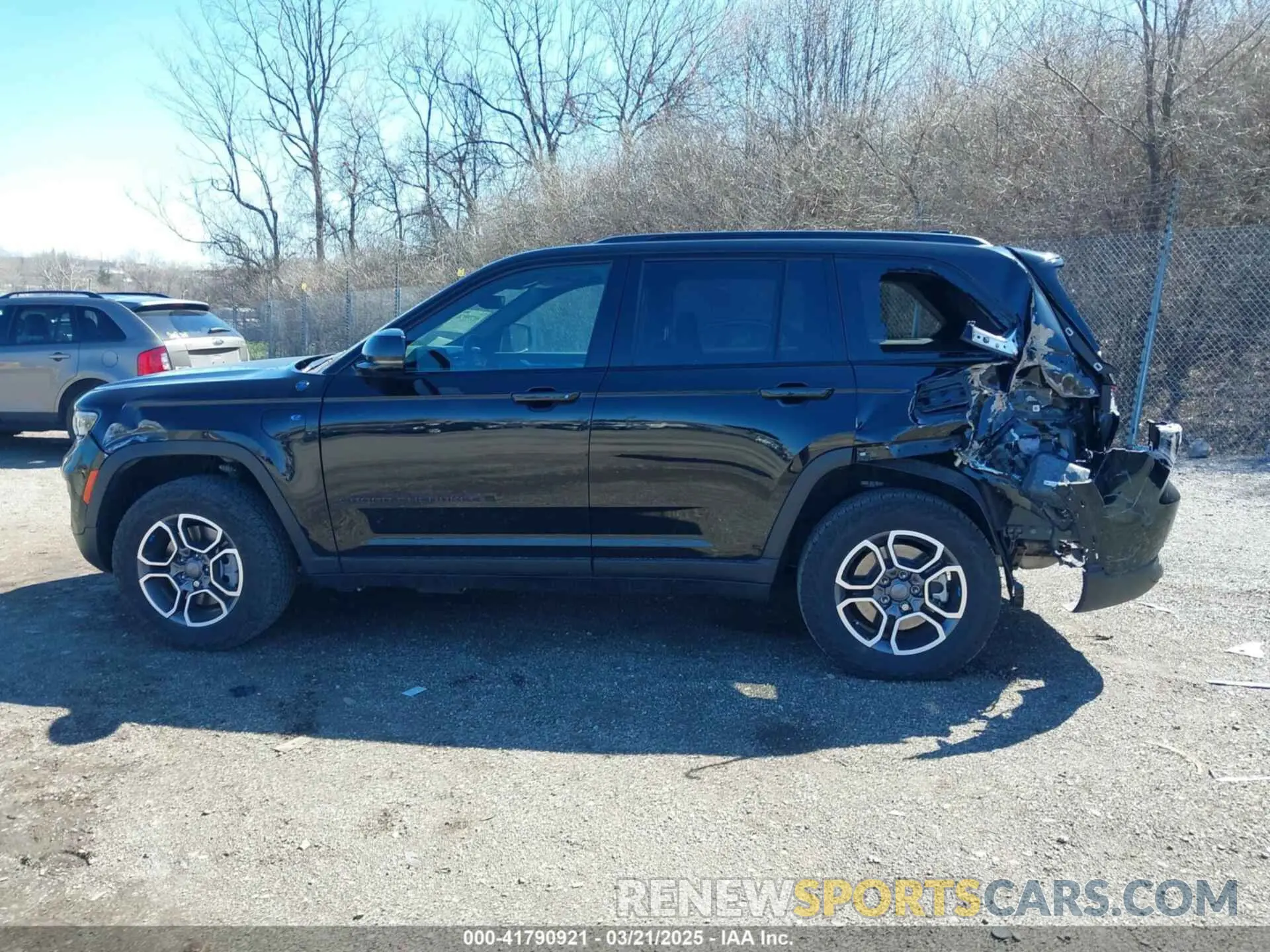15 Photograph of a damaged car 1C4RJYC69P8798805 JEEP GRAND CHEROKEE 4XE 2023