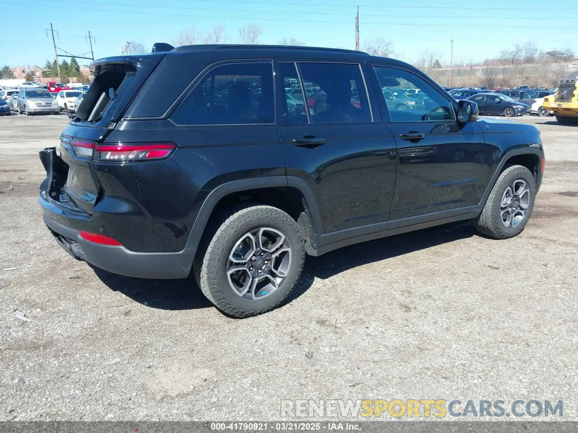 4 Photograph of a damaged car 1C4RJYC69P8798805 JEEP GRAND CHEROKEE 4XE 2023