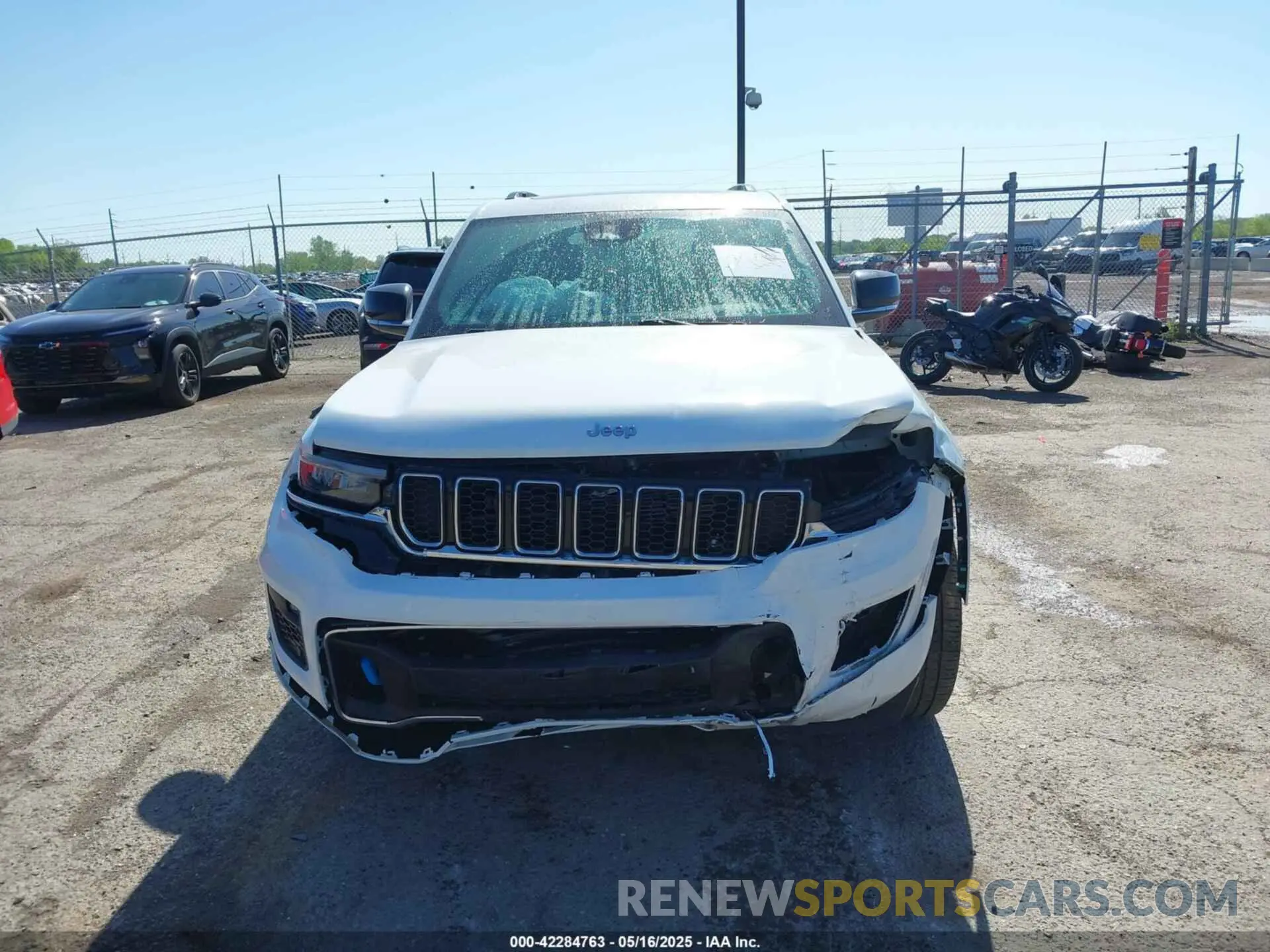 12 Photograph of a damaged car 1C4RJYD67P8791530 JEEP GRAND CHEROKEE 4XE 2023