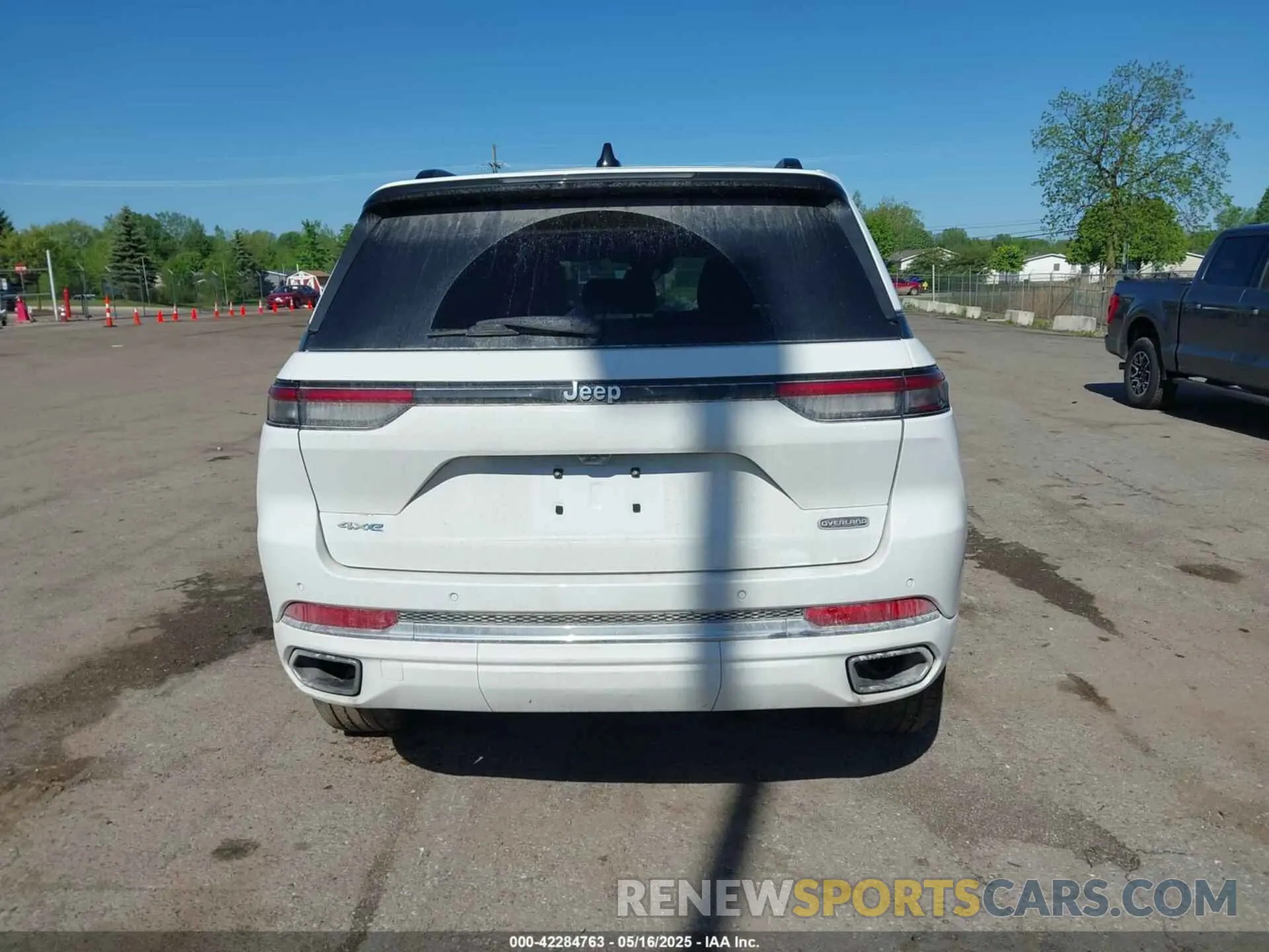 16 Photograph of a damaged car 1C4RJYD67P8791530 JEEP GRAND CHEROKEE 4XE 2023