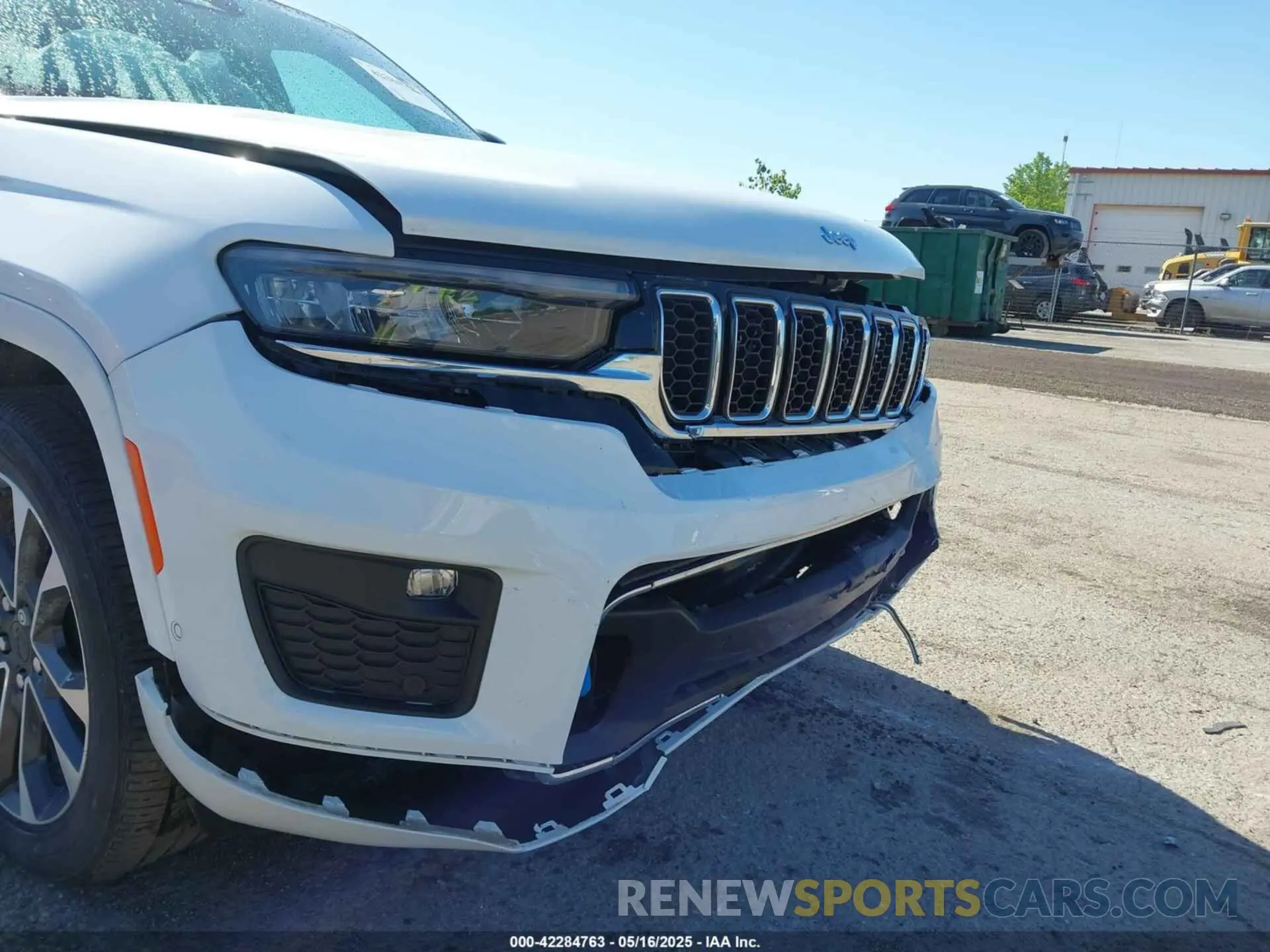 17 Photograph of a damaged car 1C4RJYD67P8791530 JEEP GRAND CHEROKEE 4XE 2023